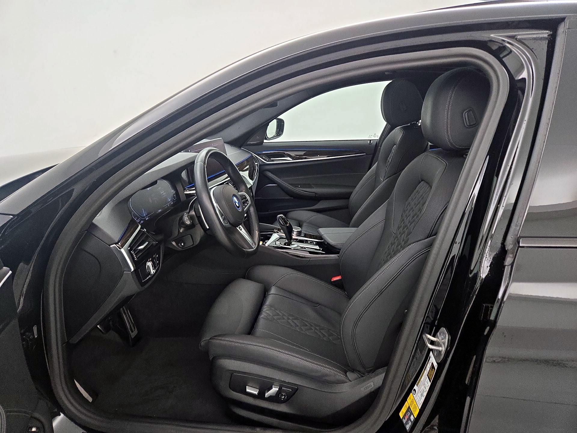 Thumbnail: 2023 BMW 5 Series - 11