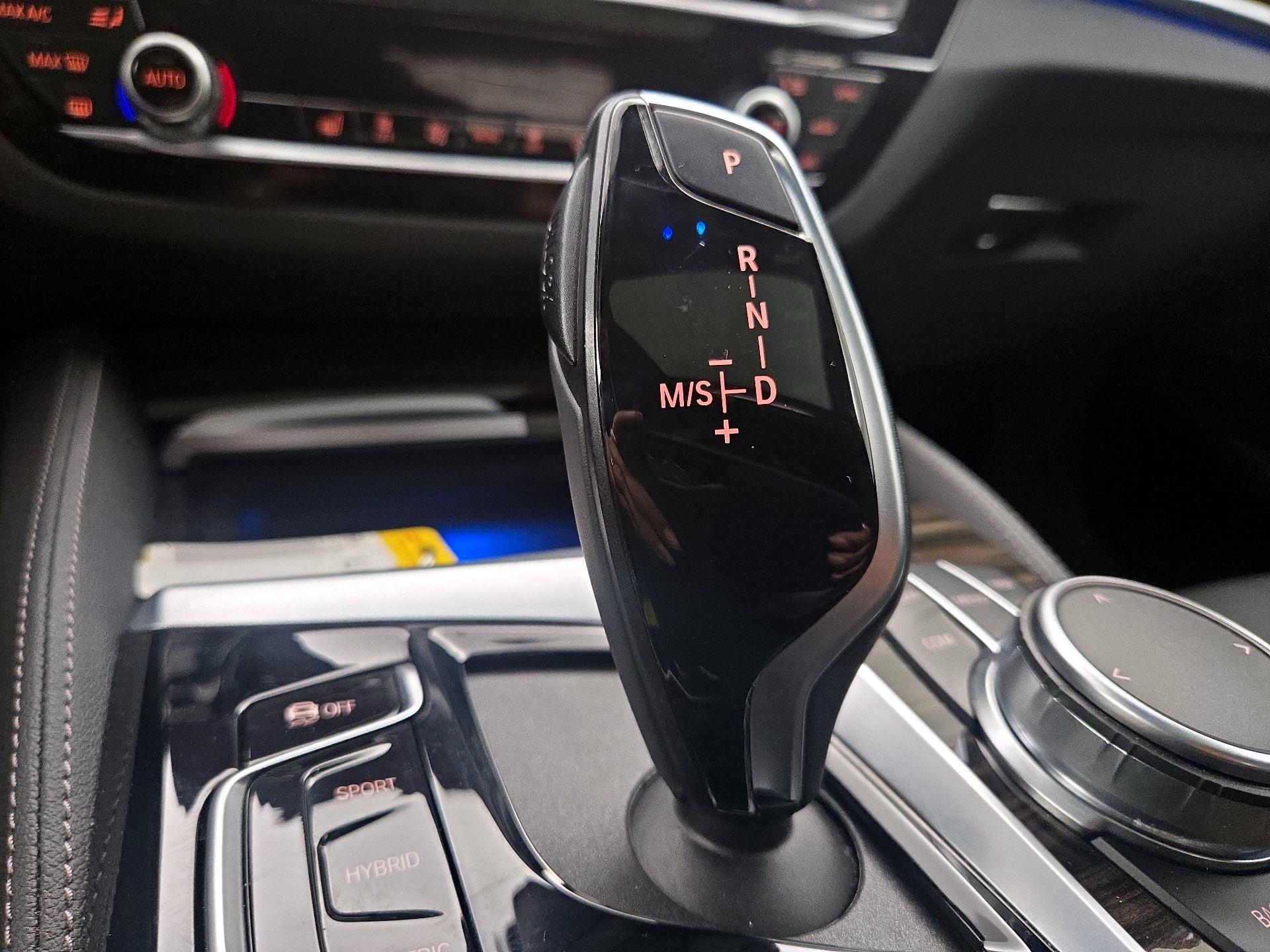 Thumbnail: 2023 BMW 5 Series - 18