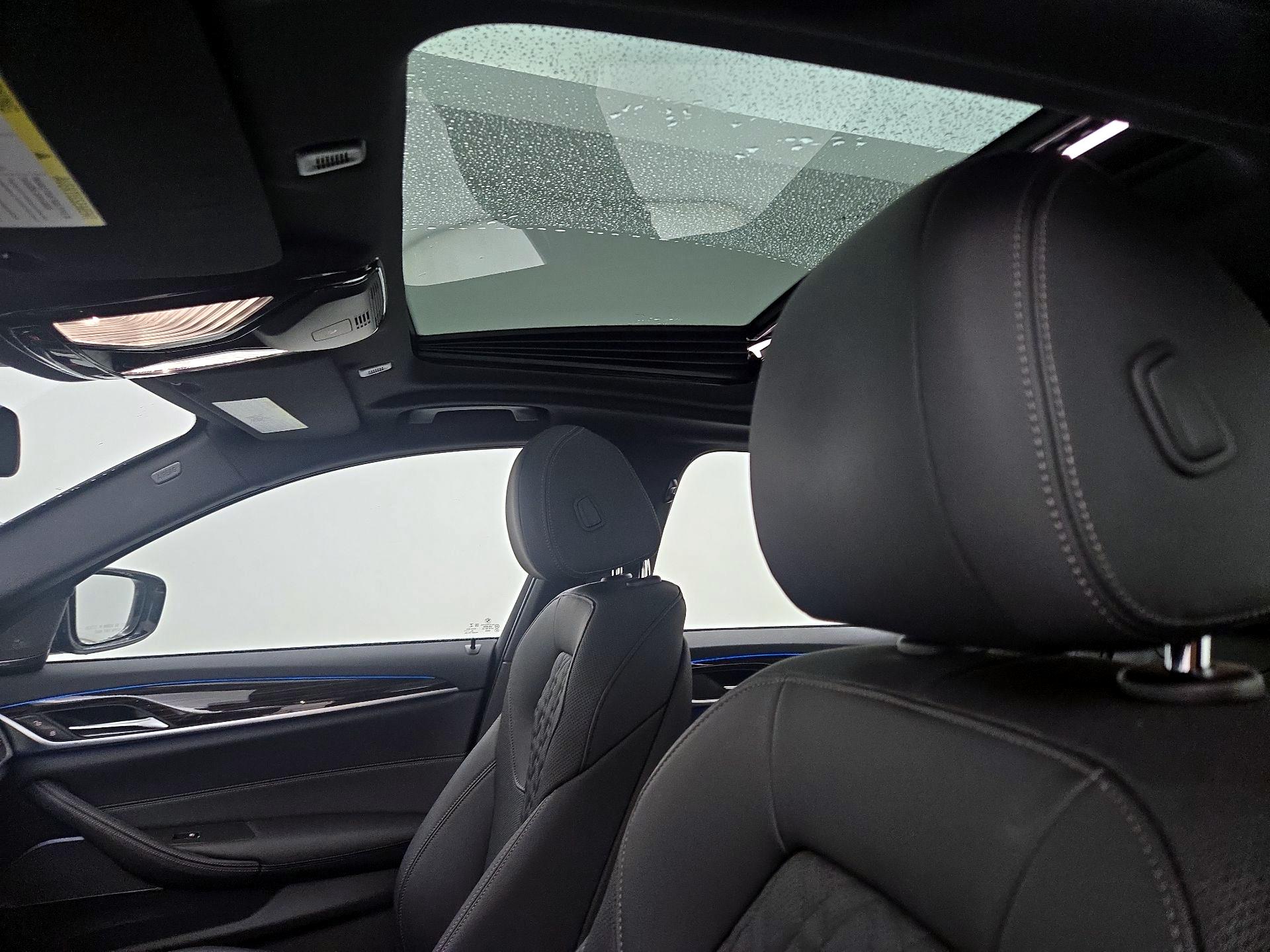 Thumbnail: 2023 BMW 5 Series - 20