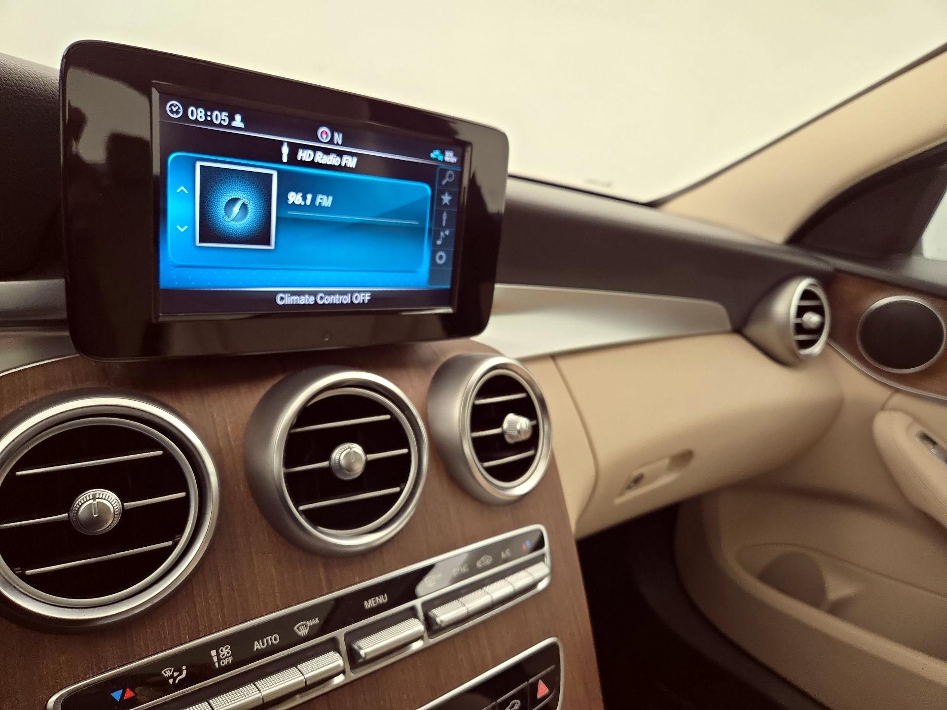 Thumbnail: 2019 Mercedes-Benz C-Class - 15