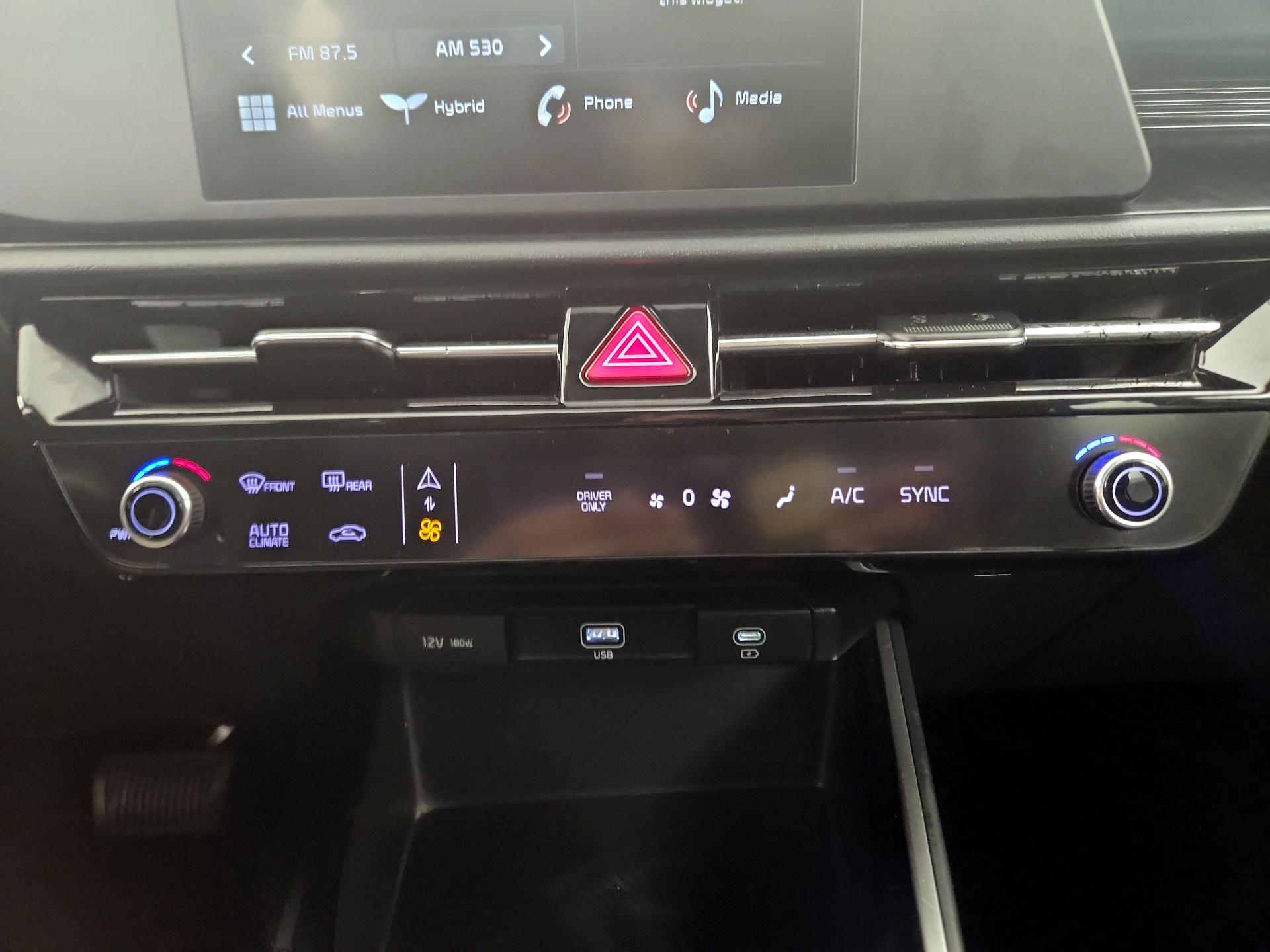 Thumbnail: 2023 Kia Niro - 16