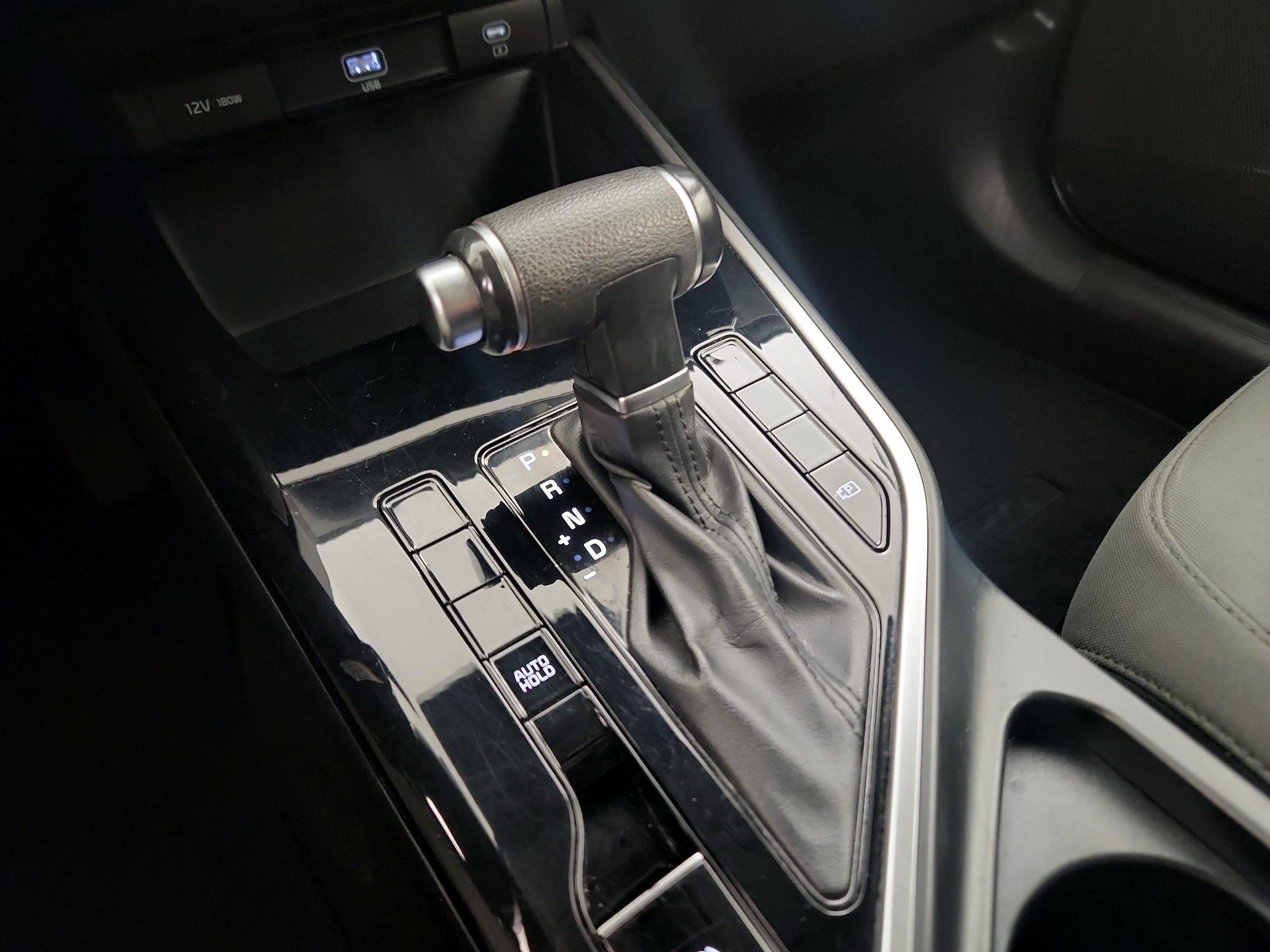 Thumbnail: 2023 Kia Niro - 17