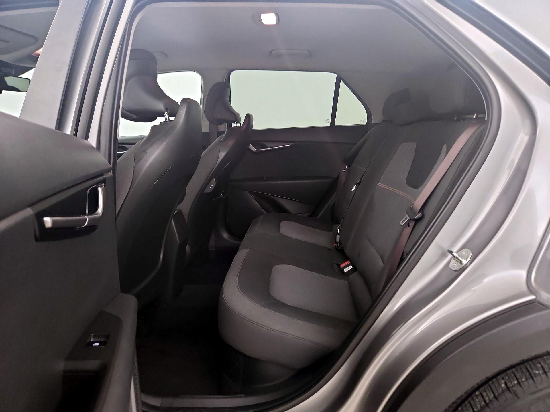 Thumbnail: 2023 Kia Niro - 19