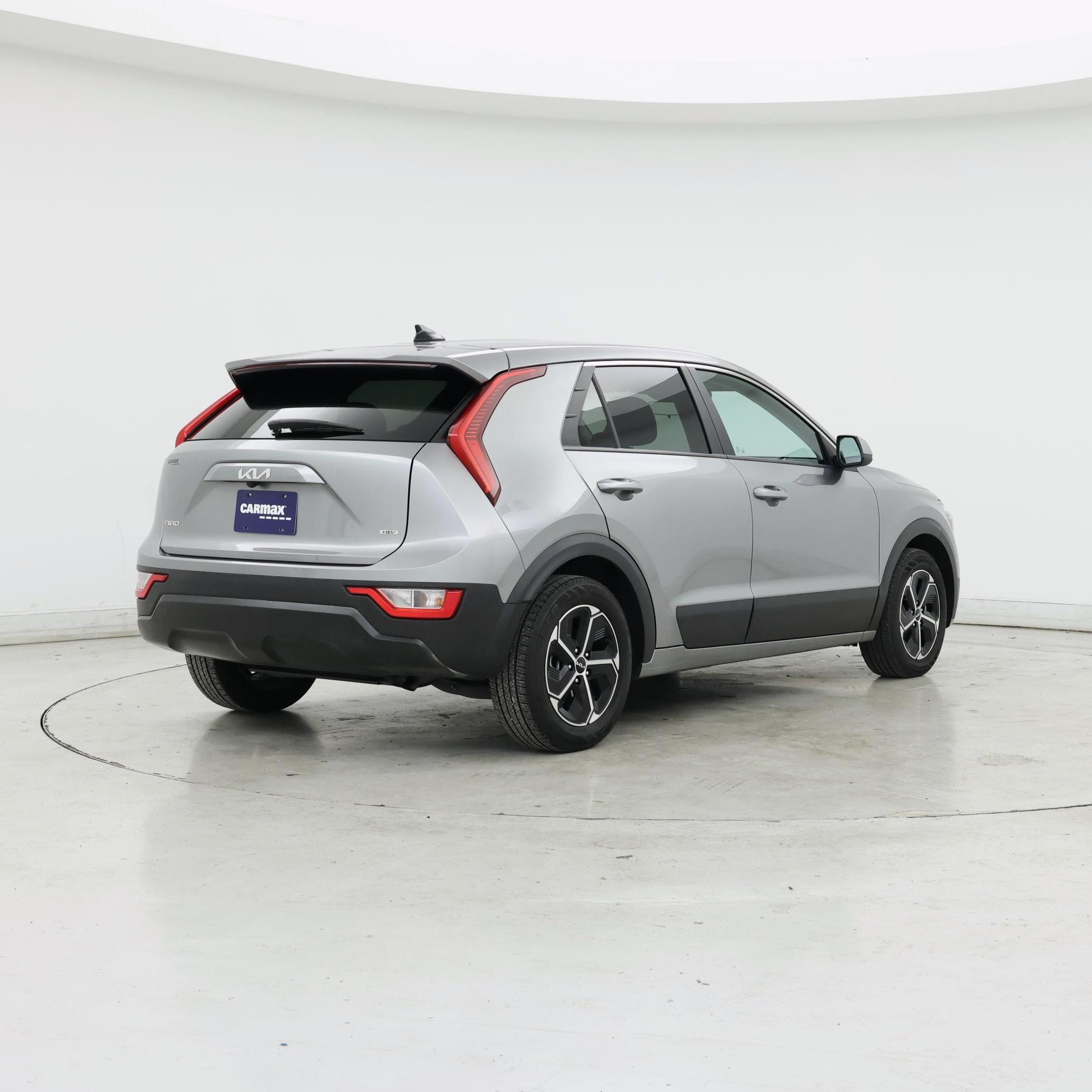 Thumbnail: 2023 Kia Niro - 8