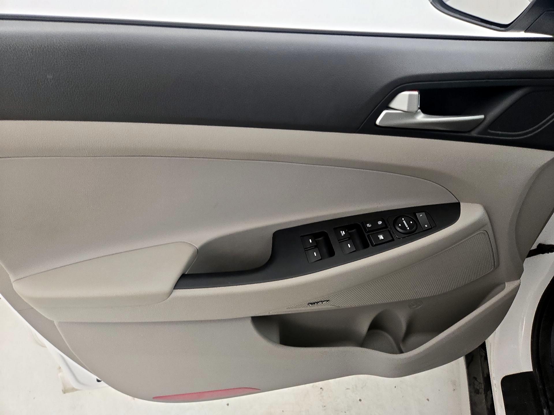 Thumbnail: 2020 Hyundai Tucson - 12