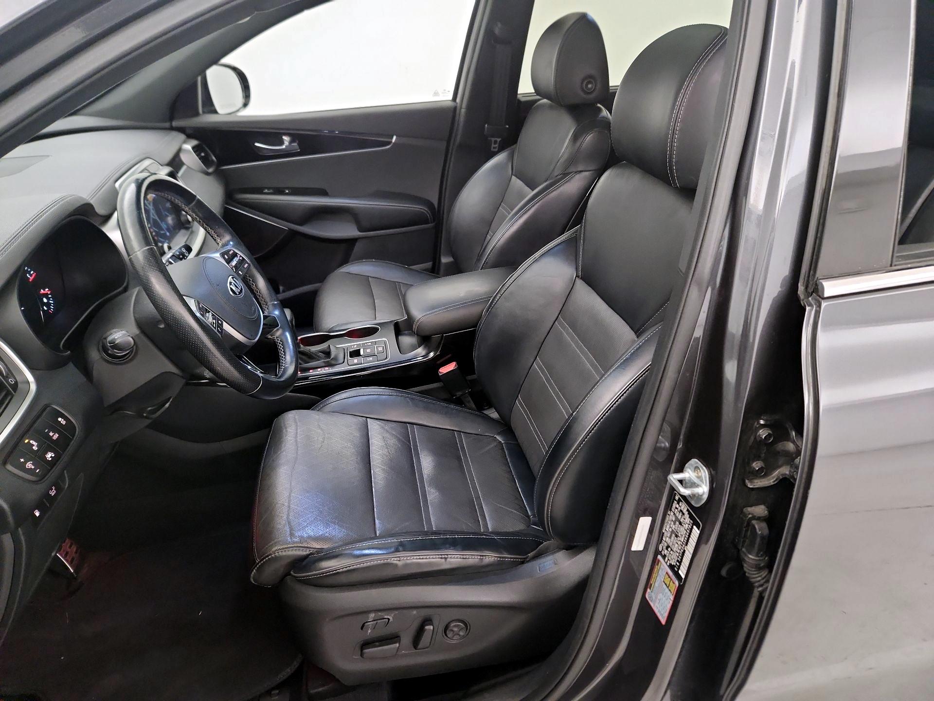 Thumbnail: 2019 Kia Sorento - 11