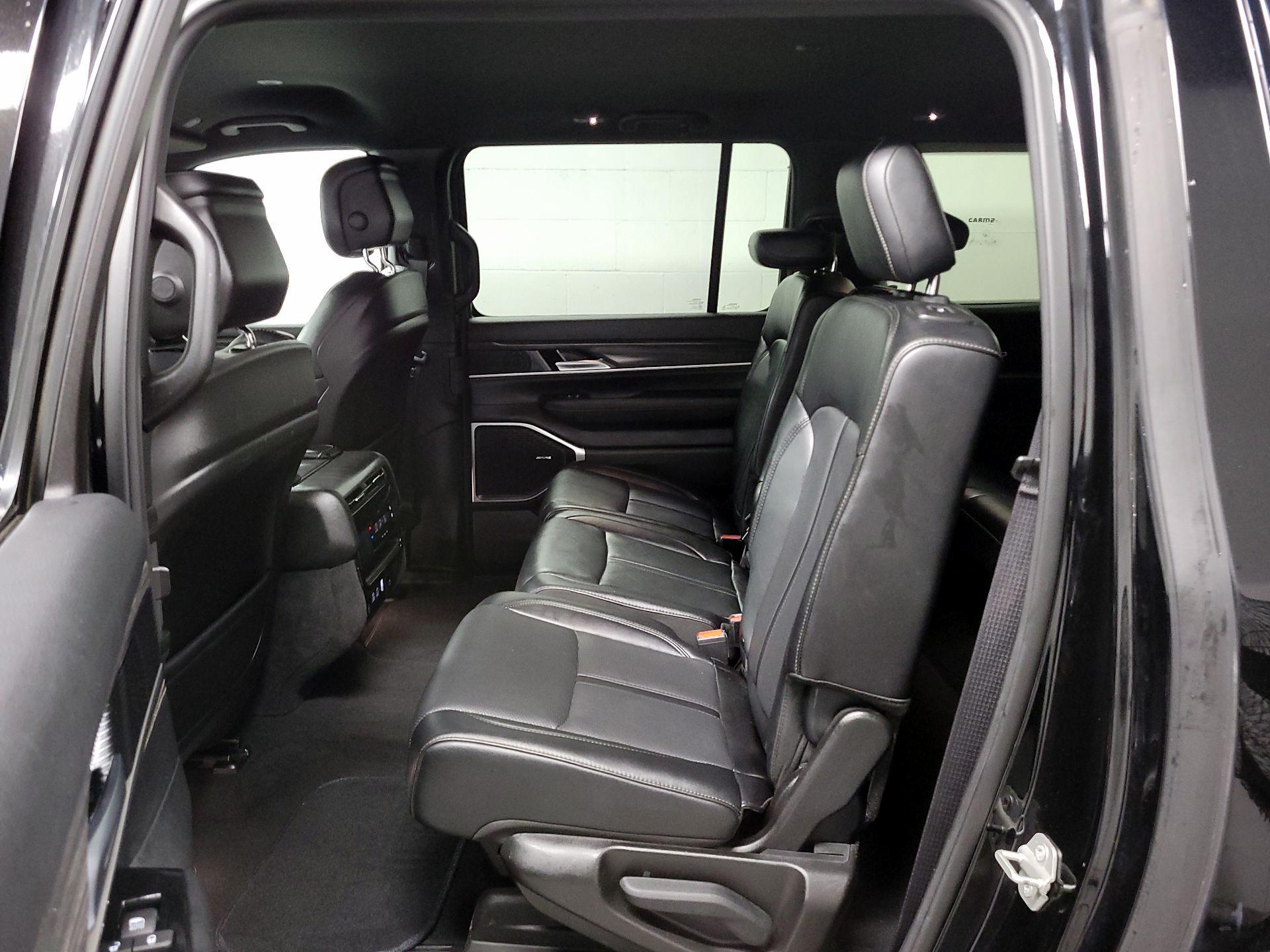 Thumbnail: 2024 Jeep Wagoneer - 16