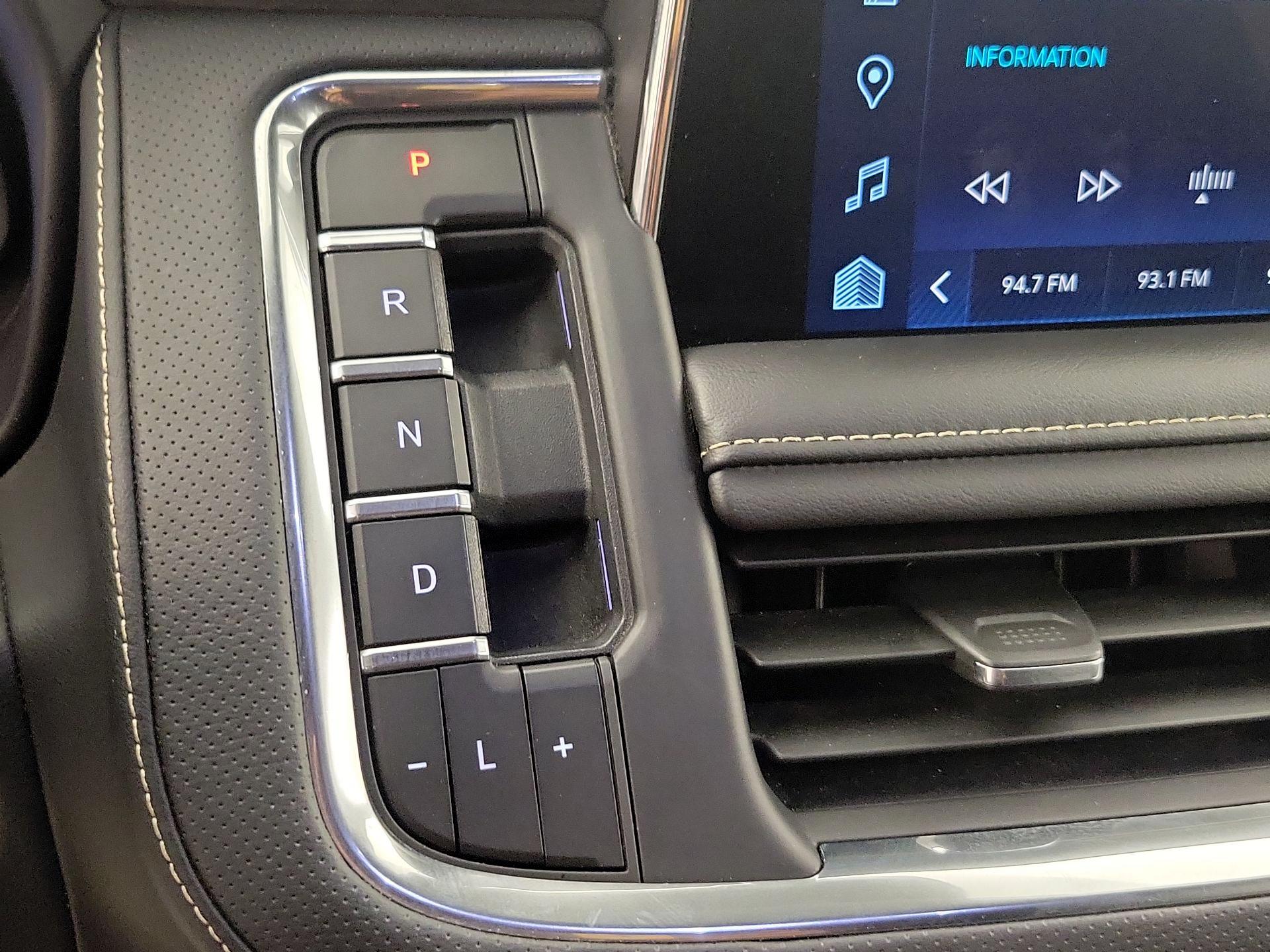 Thumbnail: 2023 Chevrolet Suburban - 17