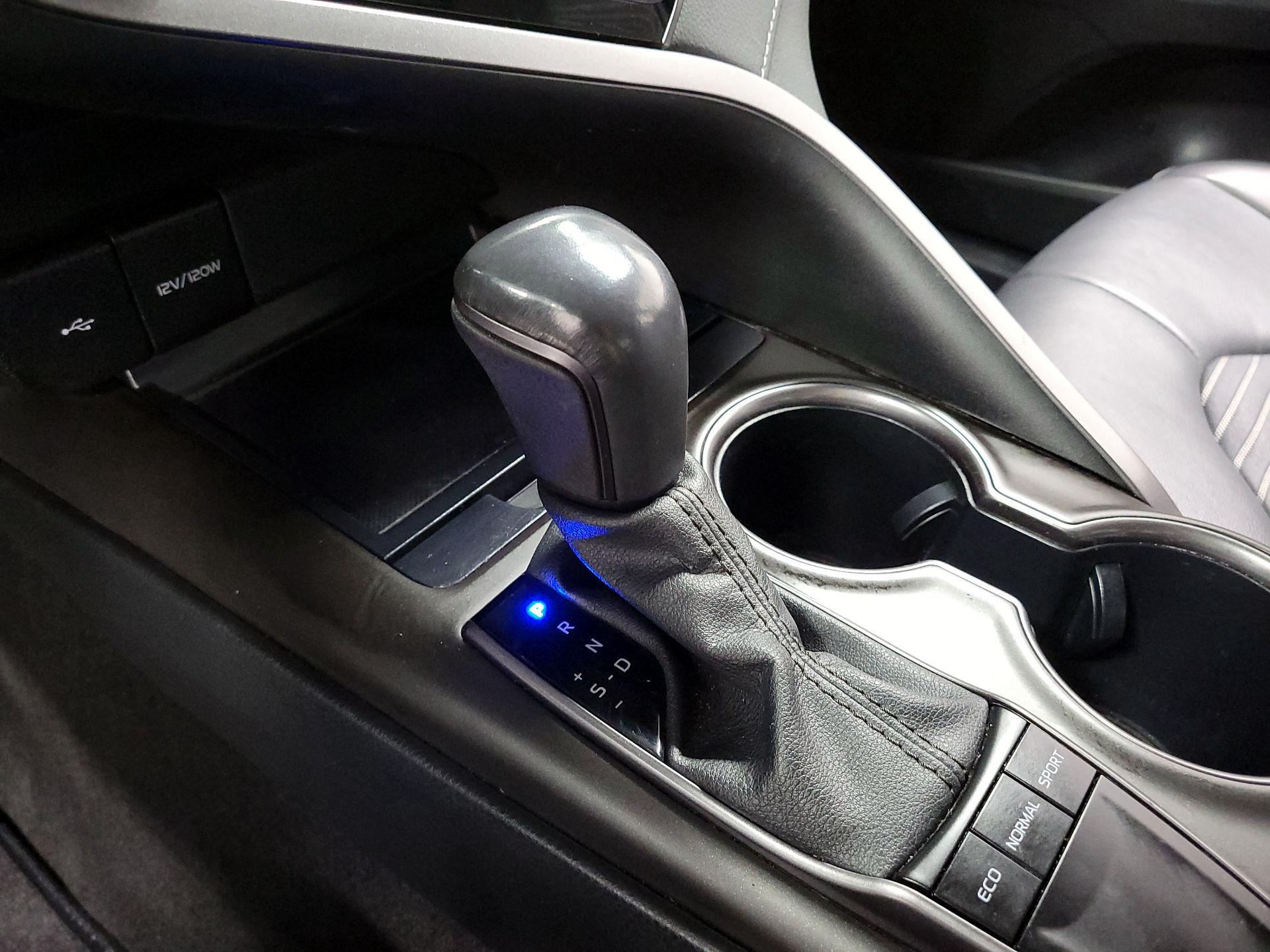 Thumbnail: 2023 Toyota Camry - 17