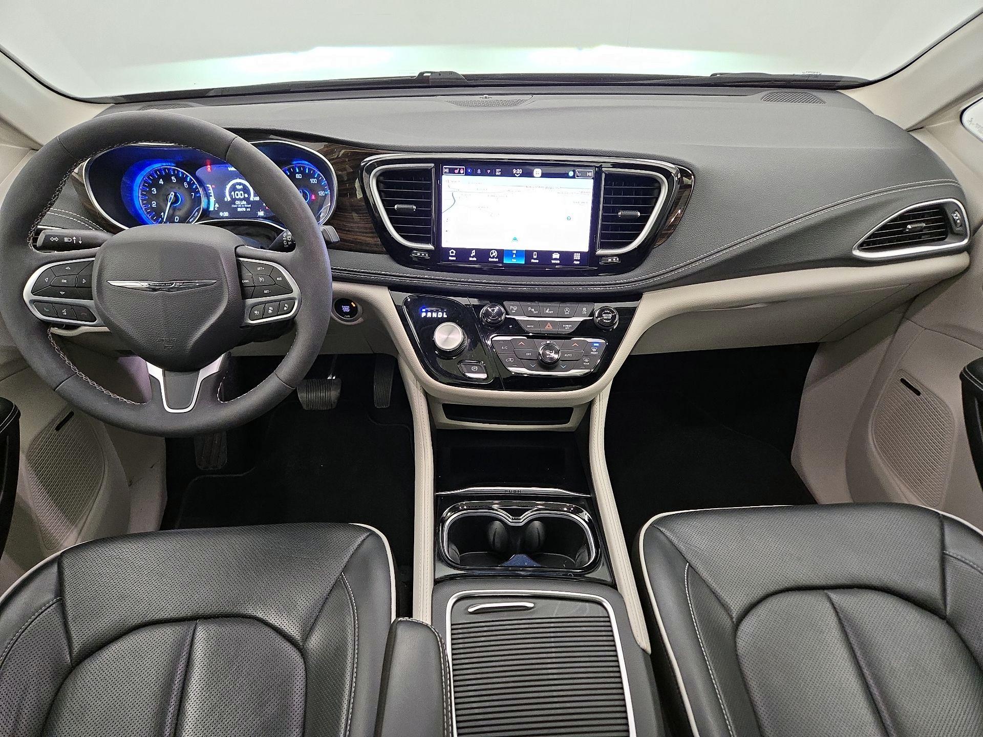 Thumbnail: 2022 Chrysler Pacifica - 9