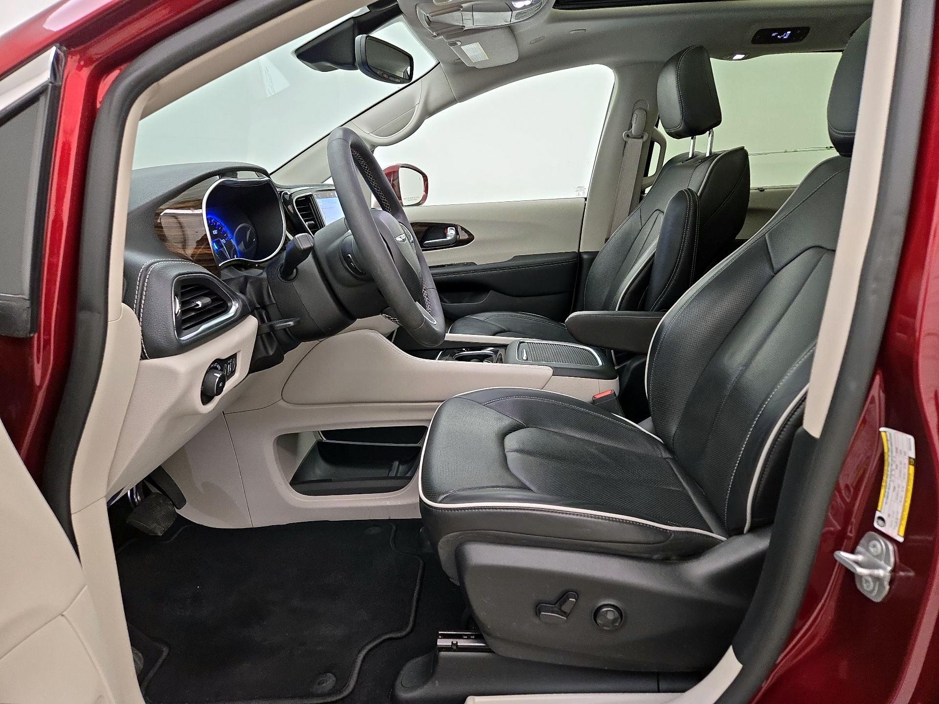 Thumbnail: 2022 Chrysler Pacifica - 11