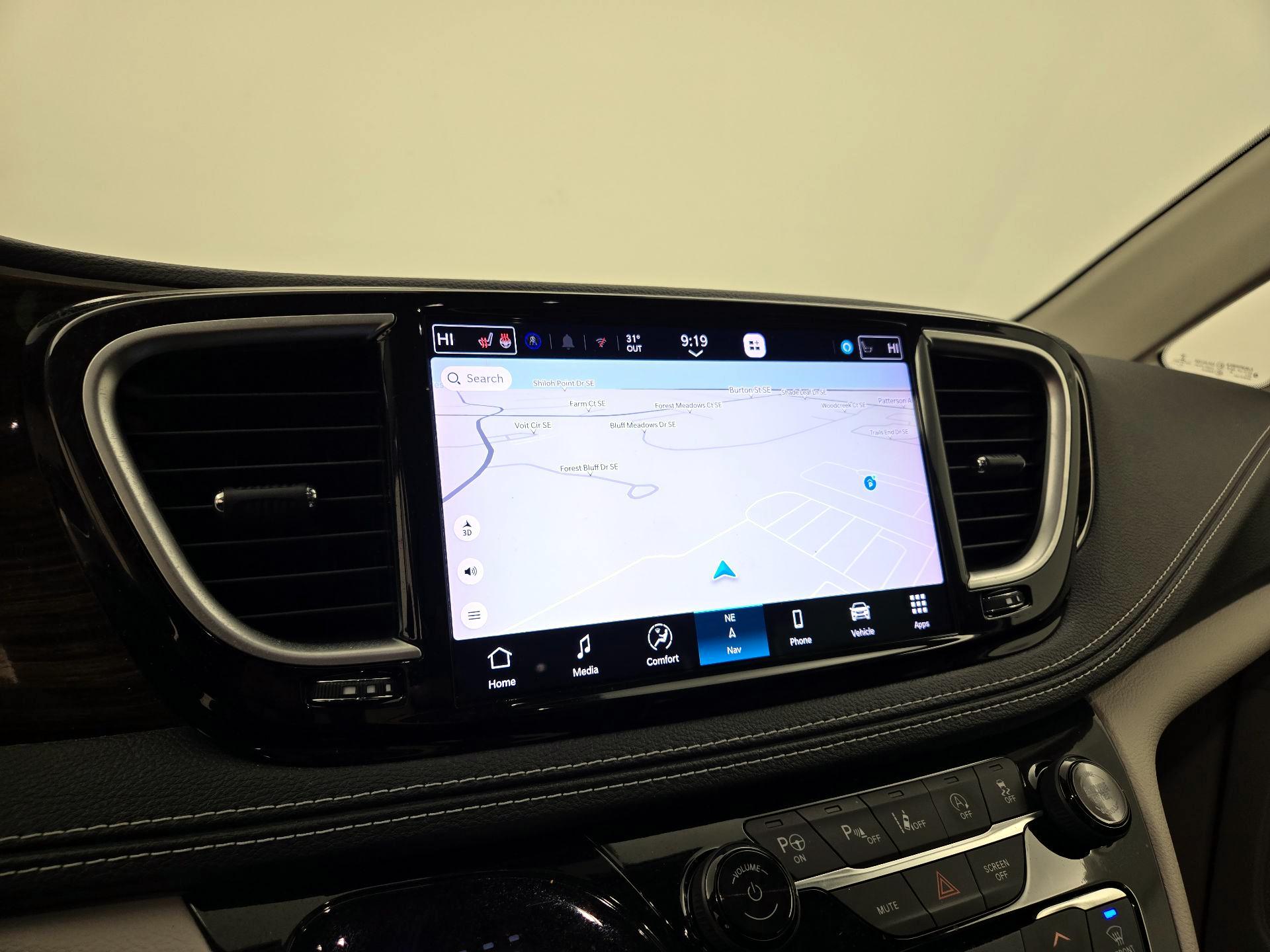 Thumbnail: 2022 Chrysler Pacifica - 14