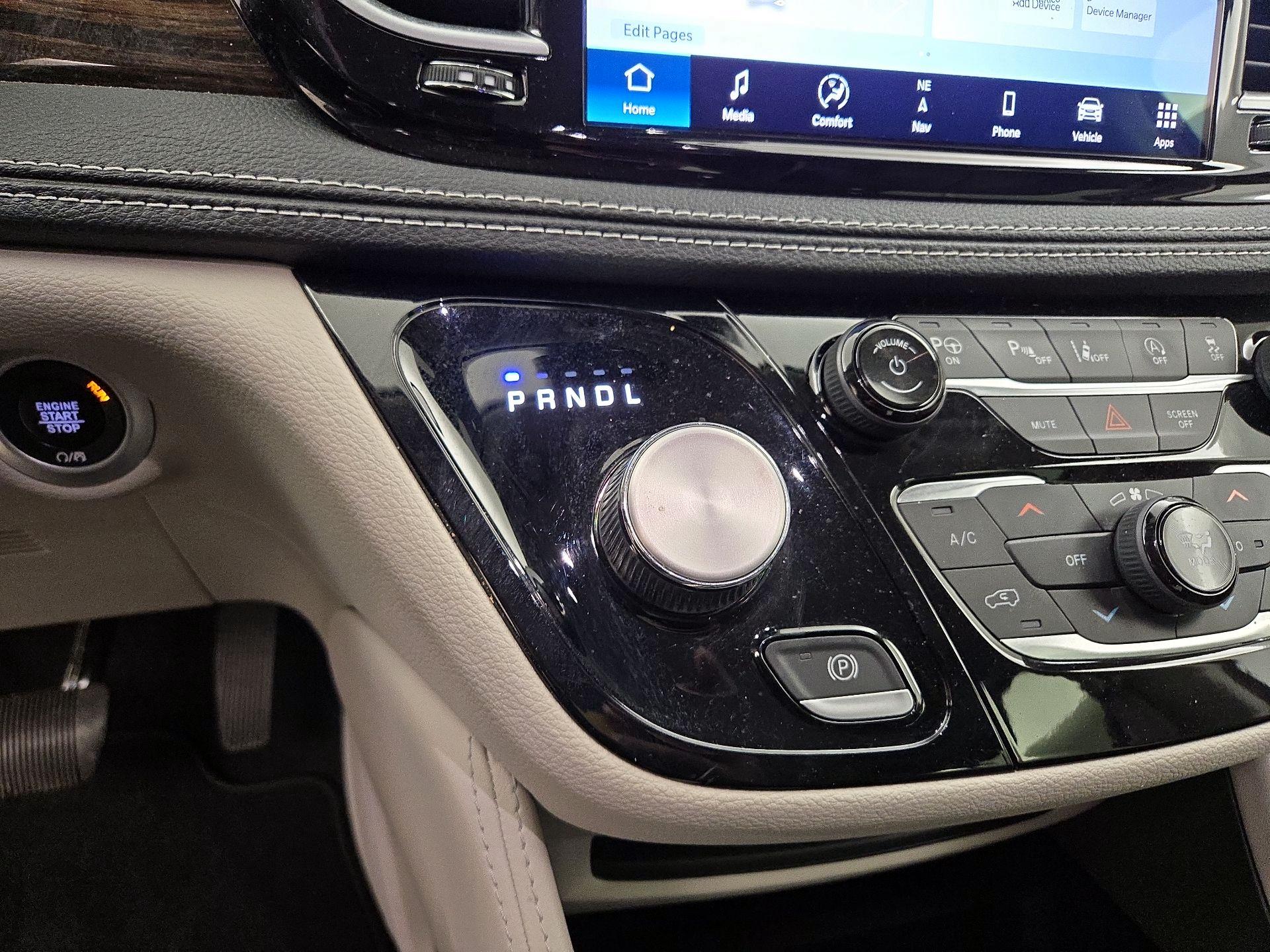 Thumbnail: 2022 Chrysler Pacifica - 18