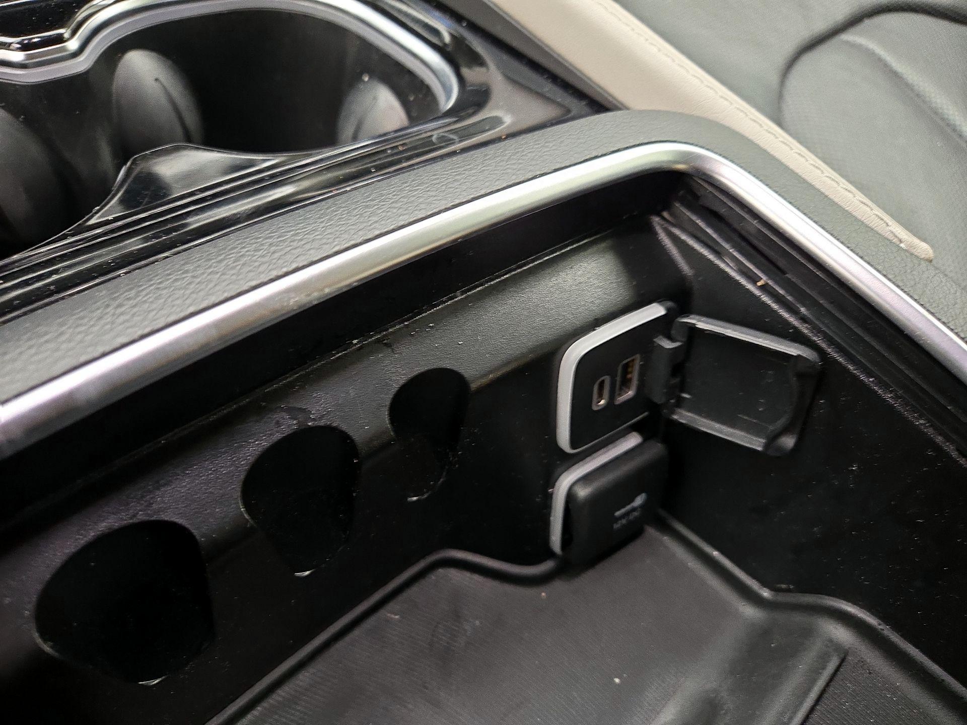 Thumbnail: 2022 Chrysler Pacifica - 19