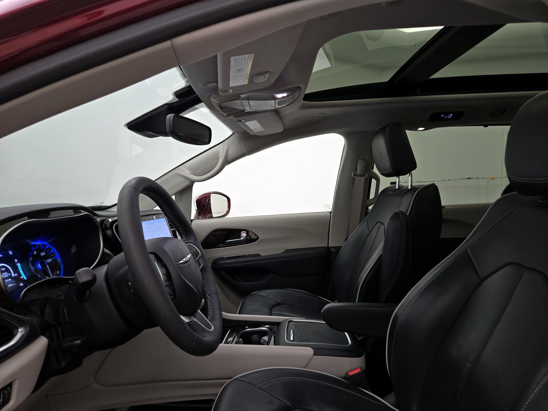 Thumbnail: 2022 Chrysler Pacifica - 20