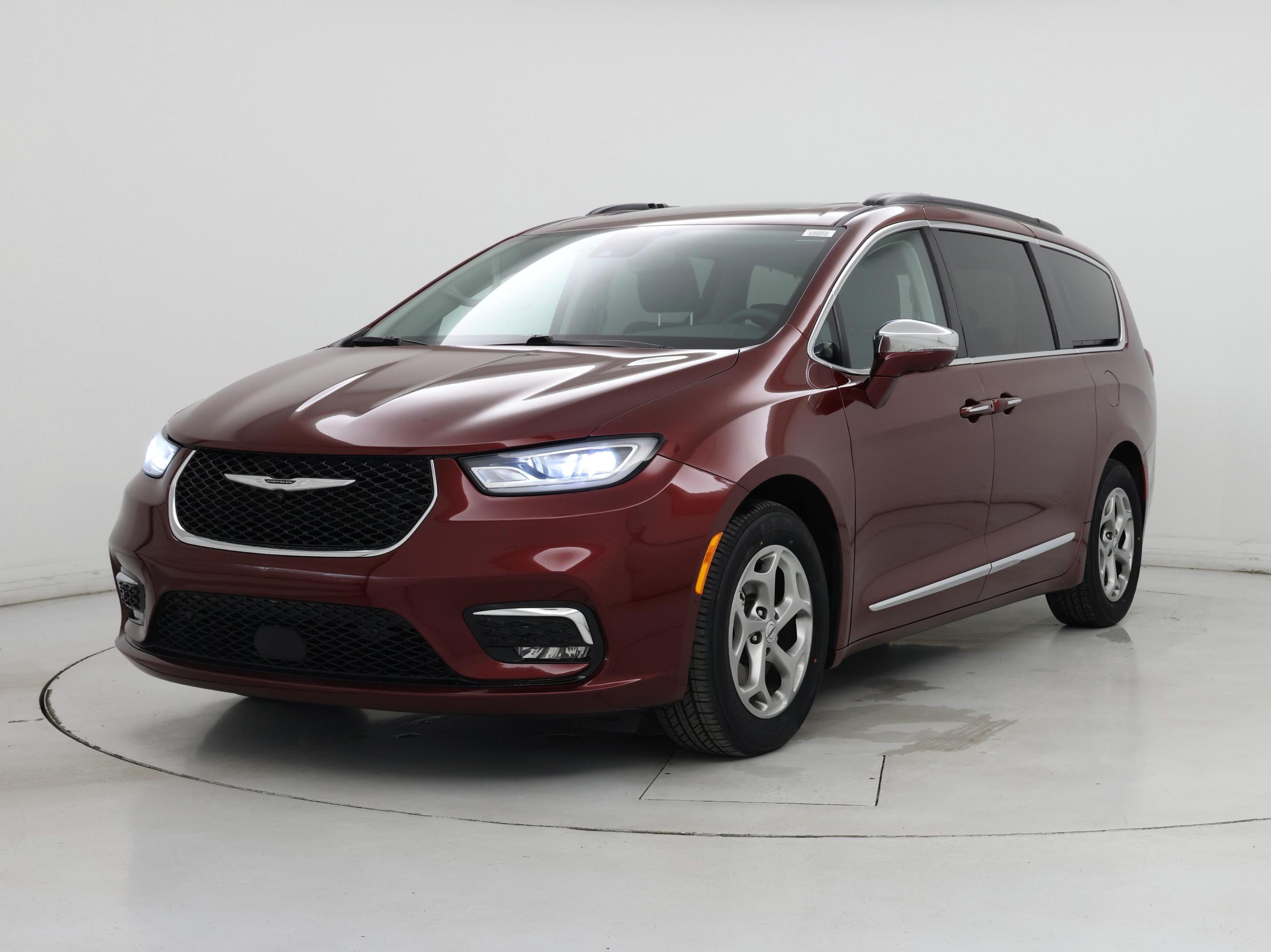 Thumbnail: 2022 Chrysler Pacifica - 4