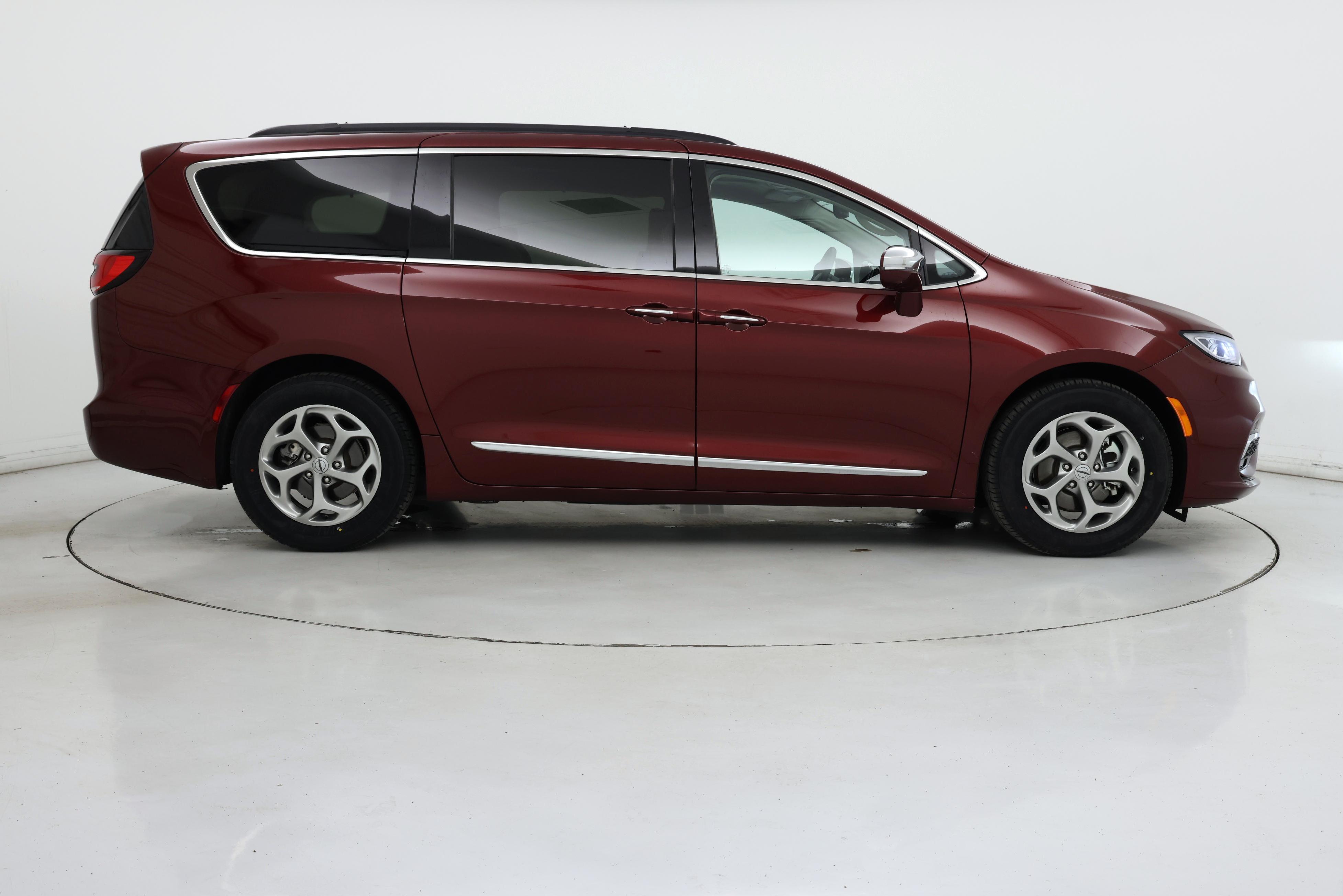 Thumbnail: 2022 Chrysler Pacifica - 7