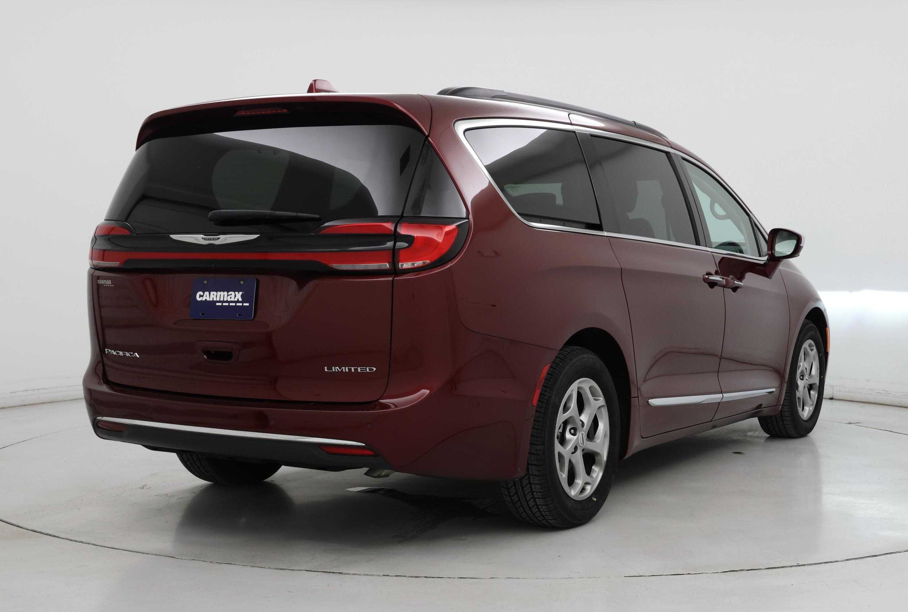 Thumbnail: 2022 Chrysler Pacifica - 8