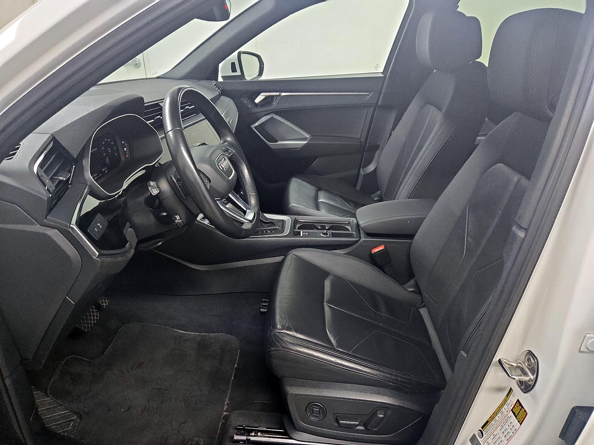 Thumbnail: 2023 Audi Q3 - 11