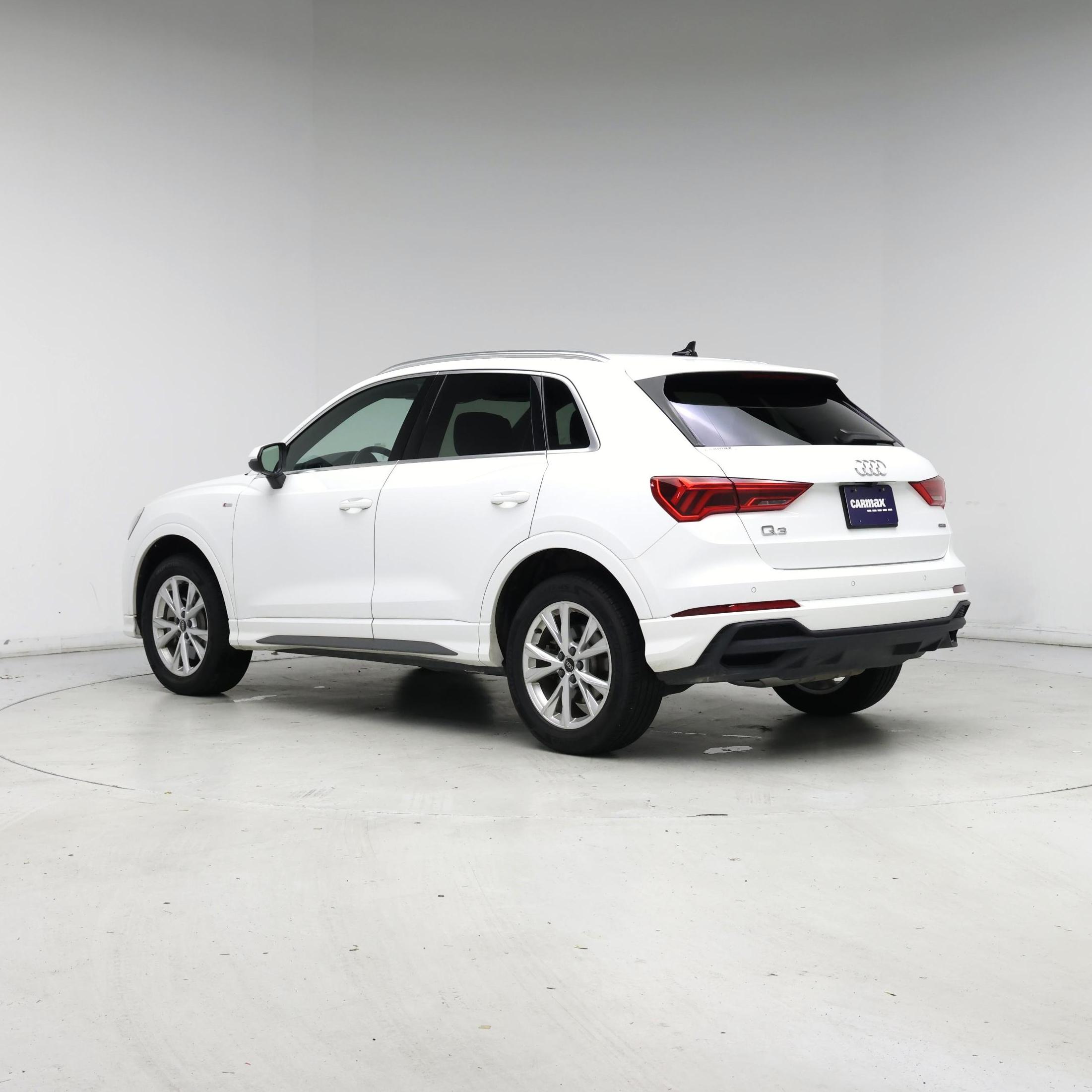 Thumbnail: 2023 Audi Q3 - 2