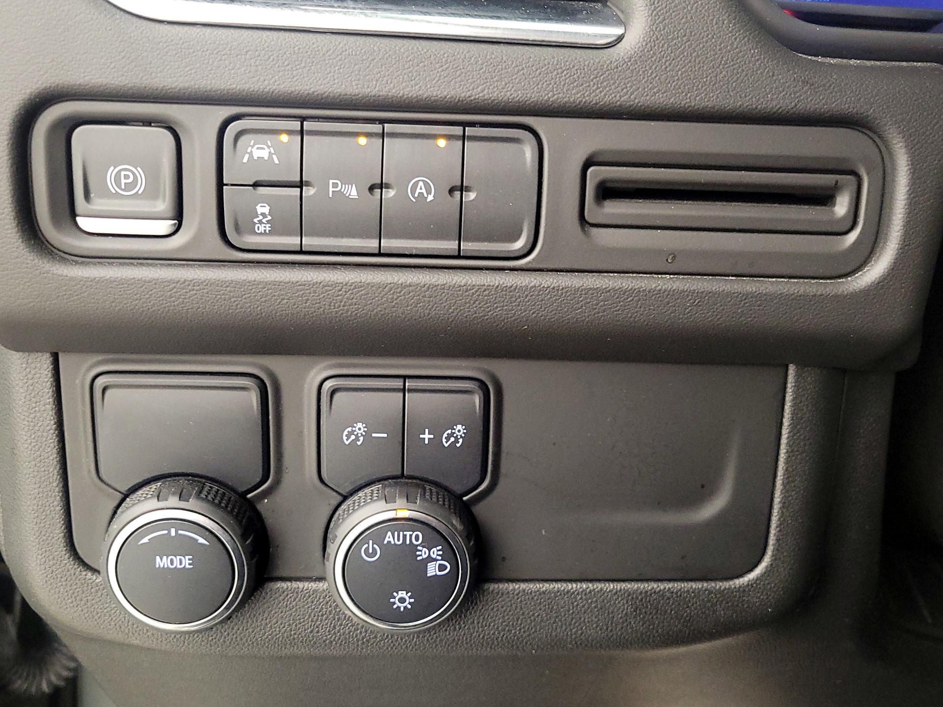 Thumbnail: 2023 Chevrolet Suburban - 13