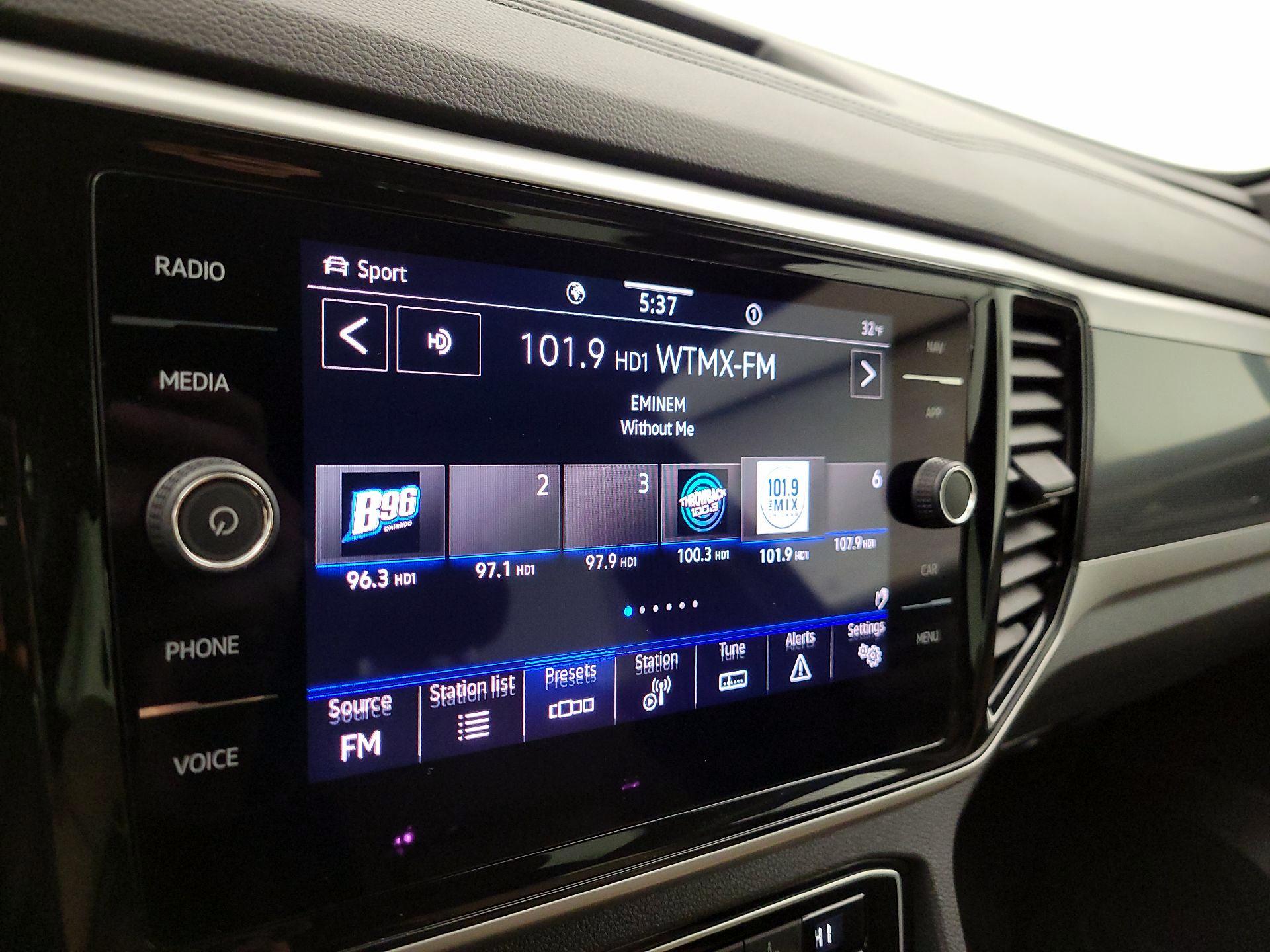 Thumbnail: 2023 Volkswagen Atlas - 16