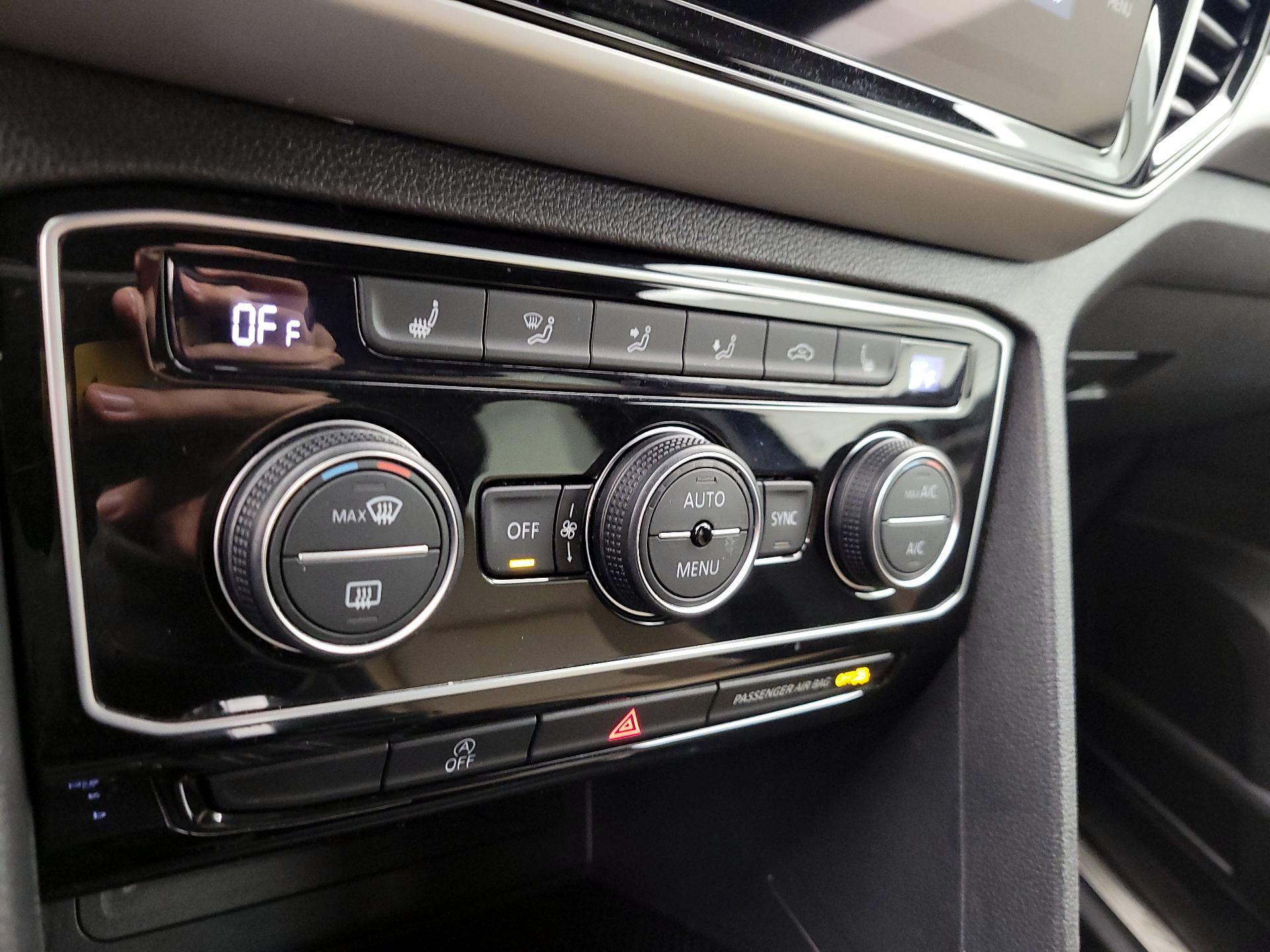 Thumbnail: 2023 Volkswagen Atlas - 17