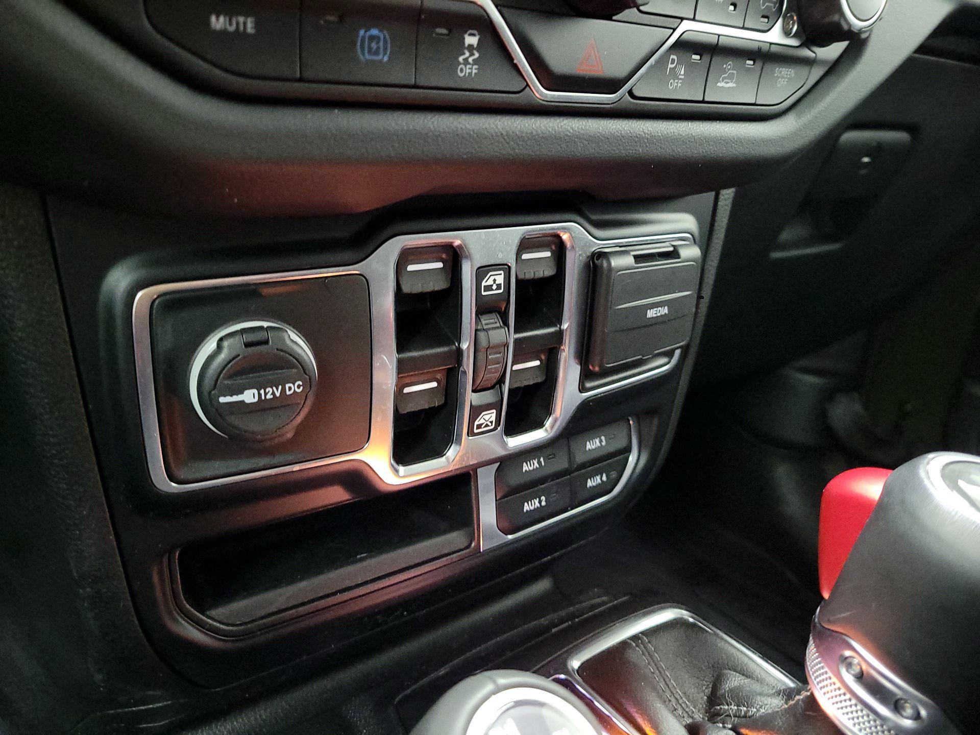 Thumbnail: 2024 Jeep Wrangler - 19