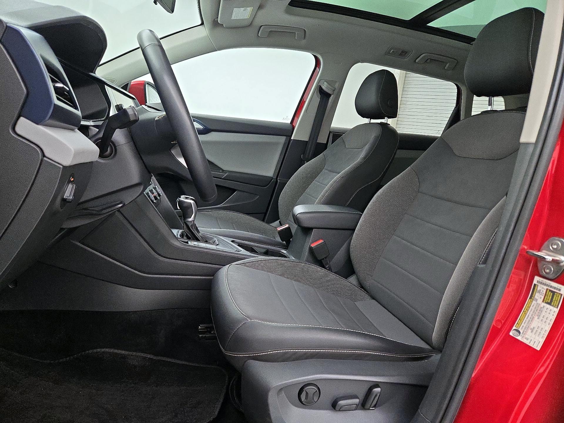 Thumbnail: 2022 Volkswagen Taos - 11