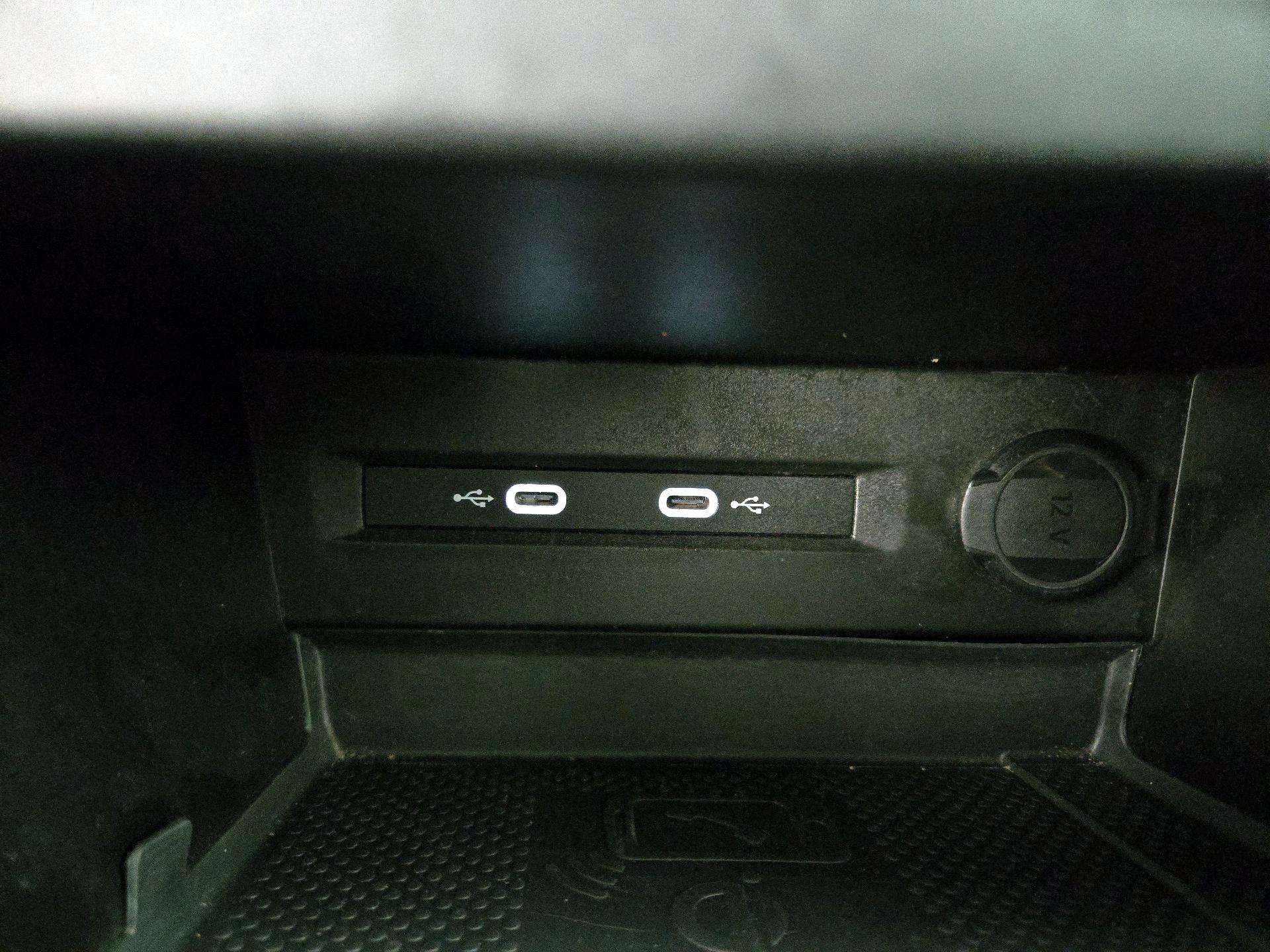 Thumbnail: 2022 Volkswagen Taos - 18