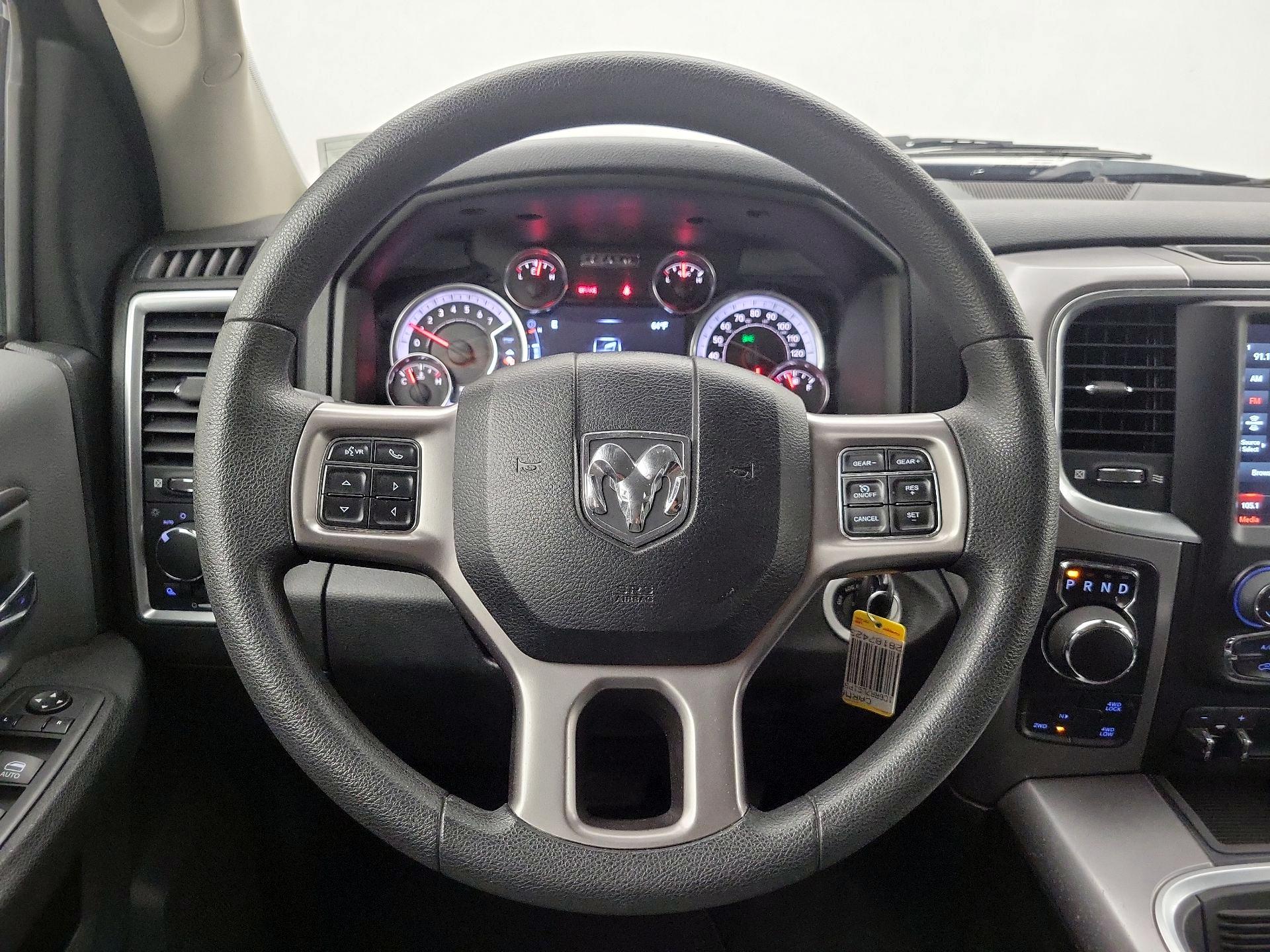 Thumbnail: 2023 RAM 1500 Classic - 10