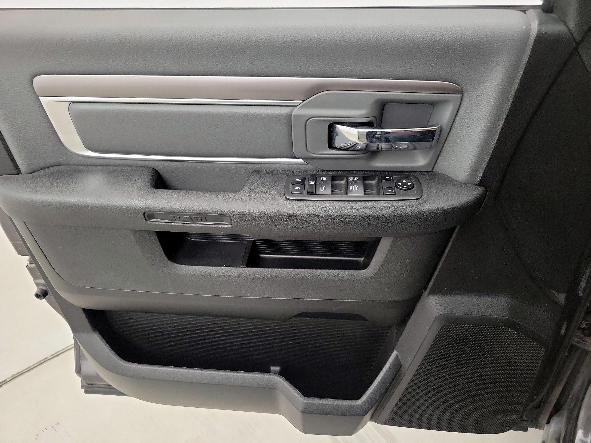 Thumbnail: 2023 RAM 1500 Classic - 12