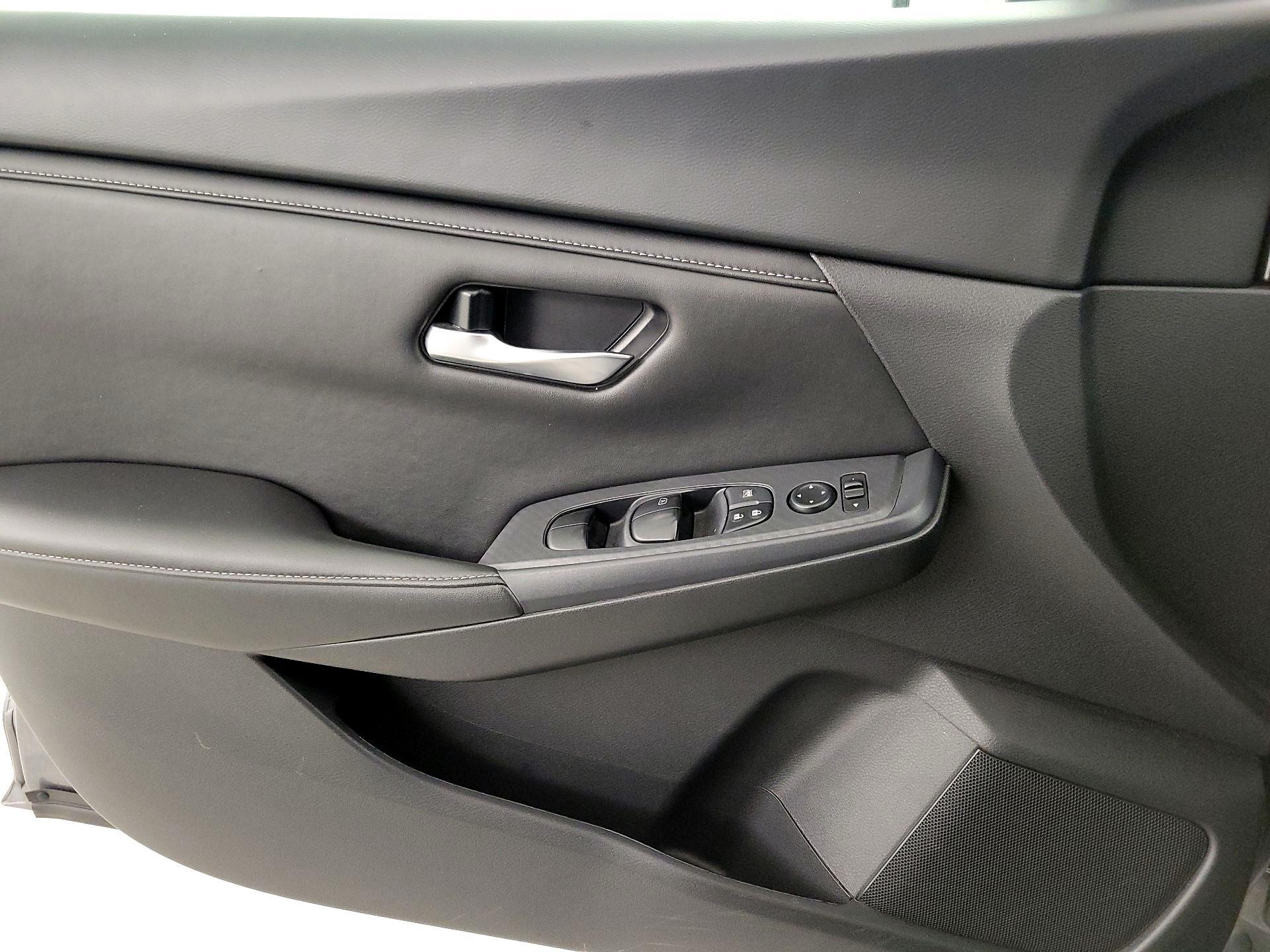 Thumbnail: 2023 Nissan Sentra - 12