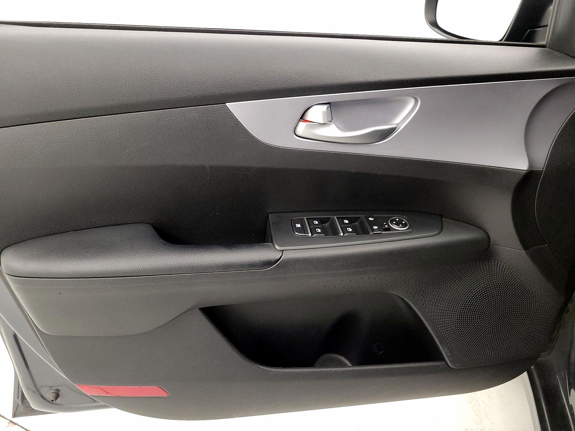 Thumbnail: 2023 Kia Forte - 12