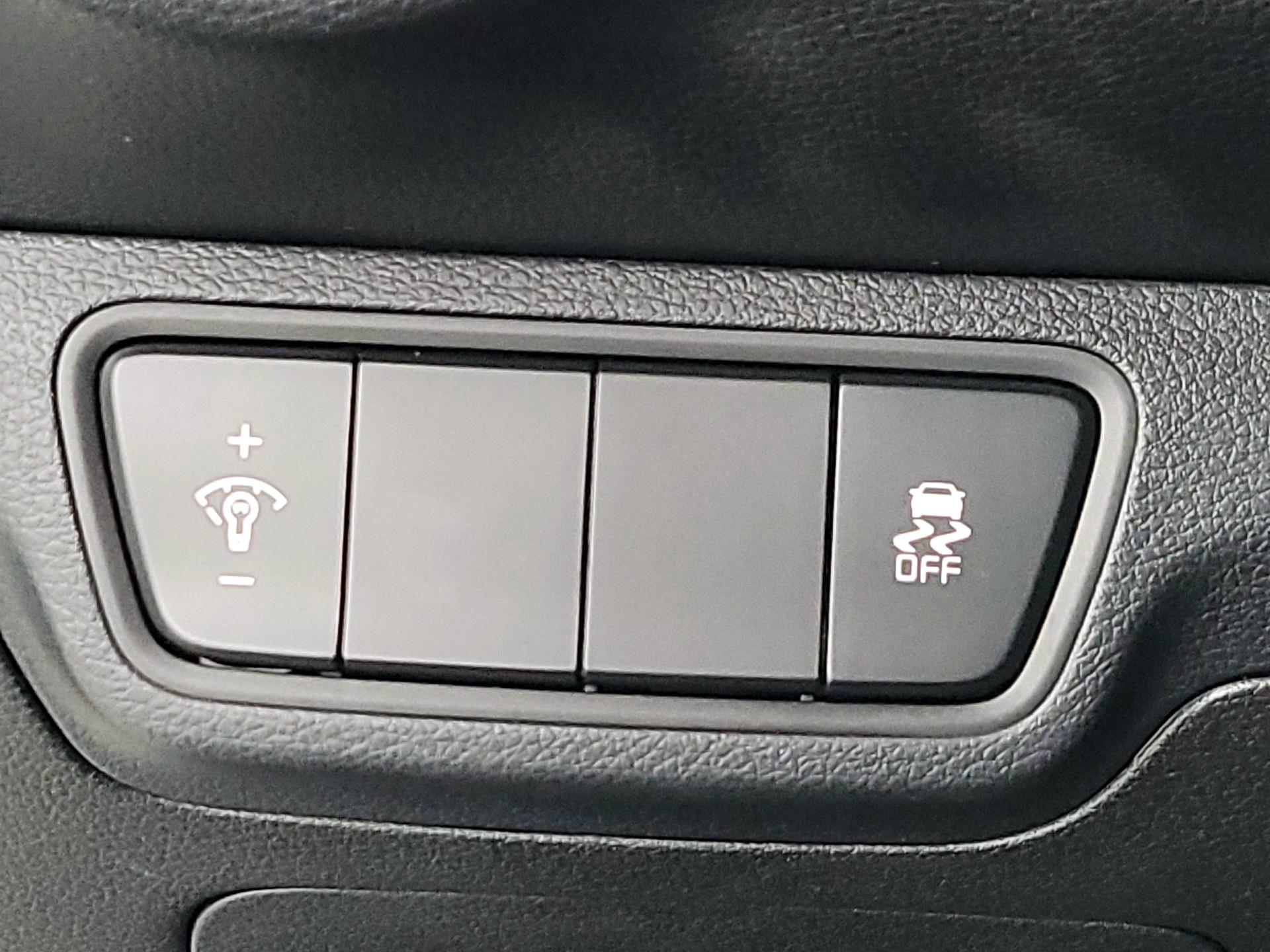 Thumbnail: 2023 Kia Forte - 13