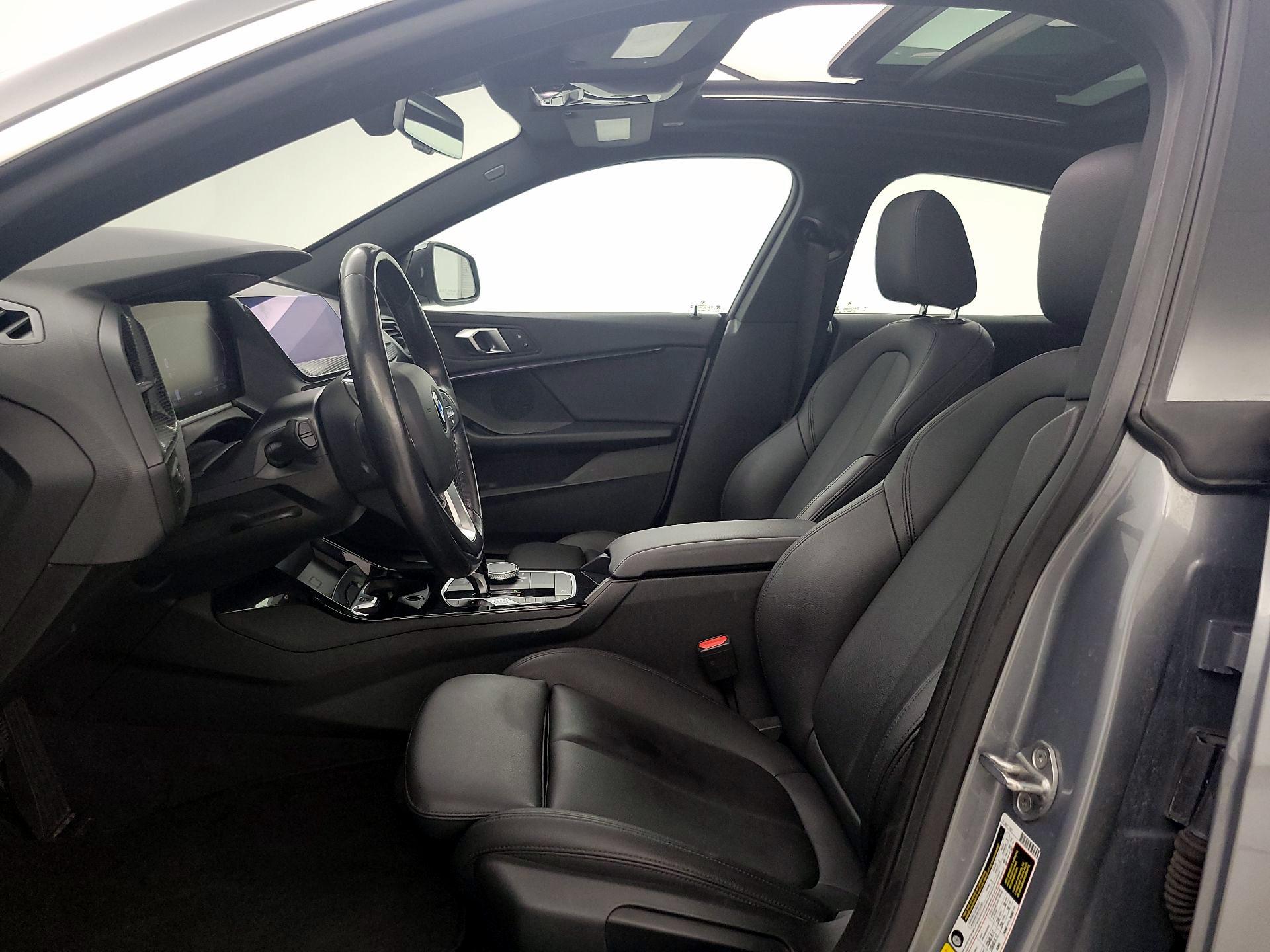 Thumbnail: 2024 BMW 2 Series - 11