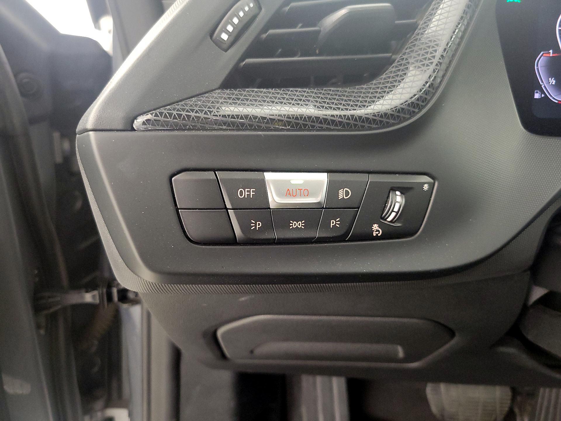 Thumbnail: 2024 BMW 2 Series - 13