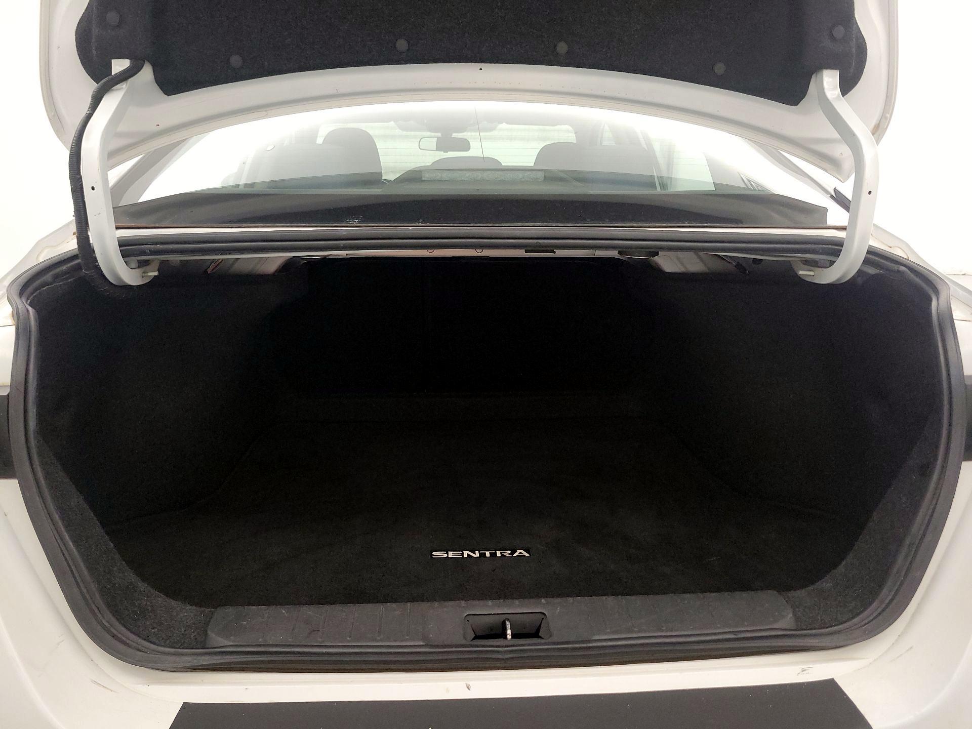 Thumbnail: 2022 Nissan Sentra - 20