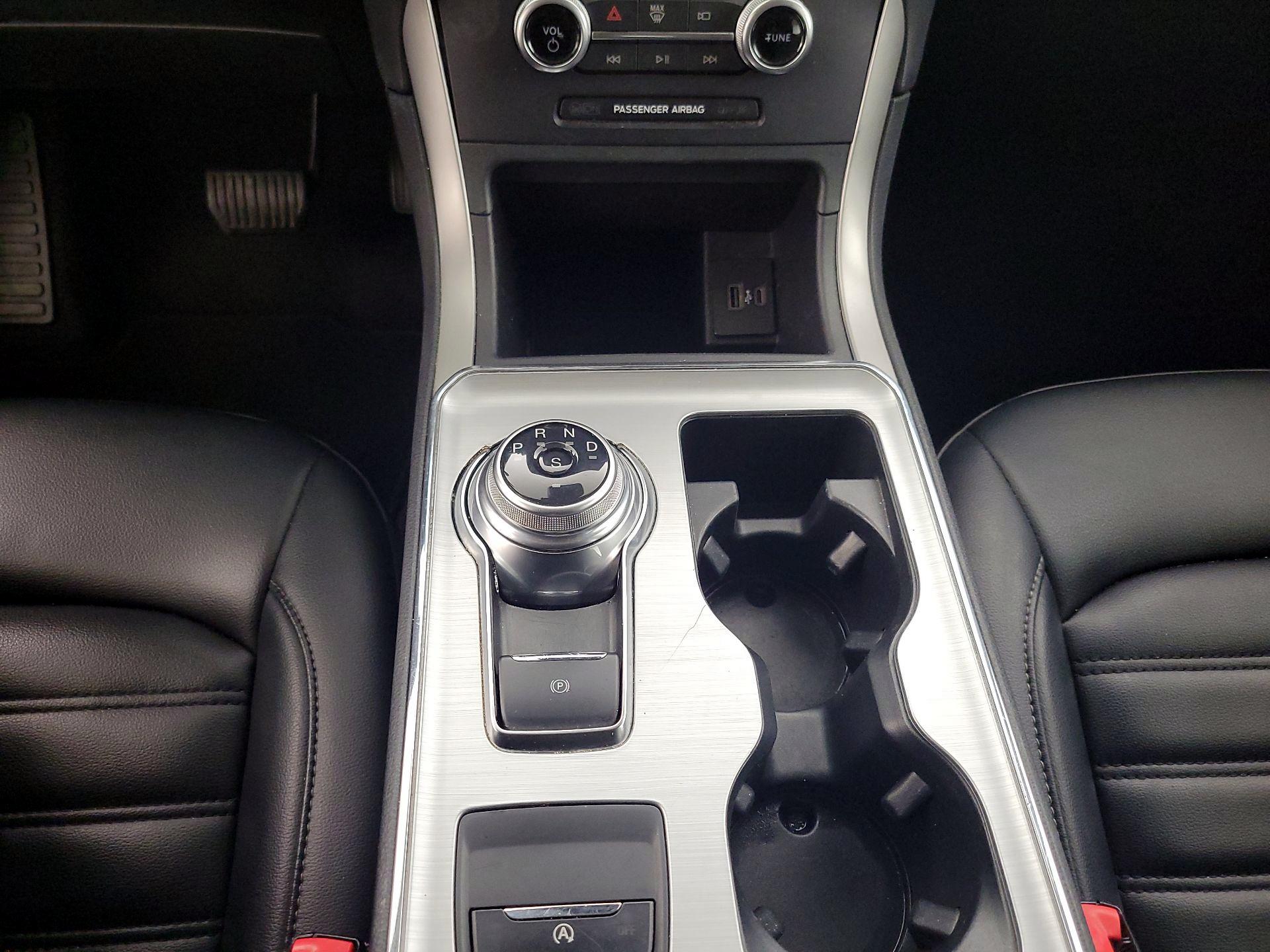 Thumbnail: 2022 Ford Edge - 17