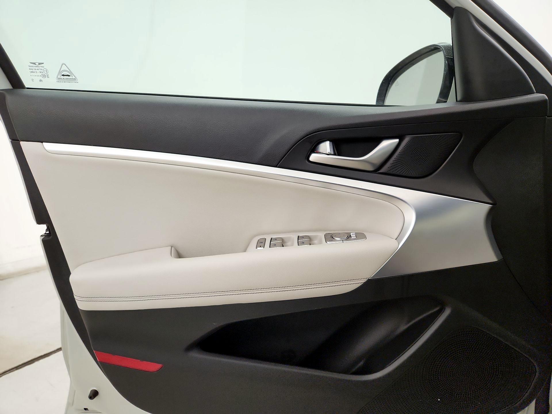 Thumbnail: 2024 Genesis G70 - 12