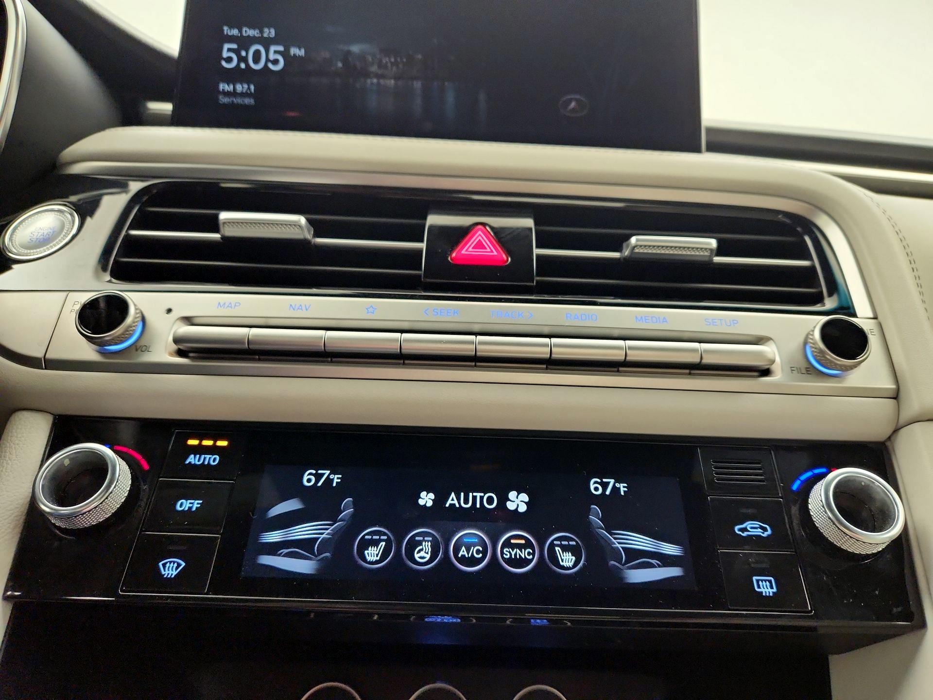 Thumbnail: 2024 Genesis G70 - 17