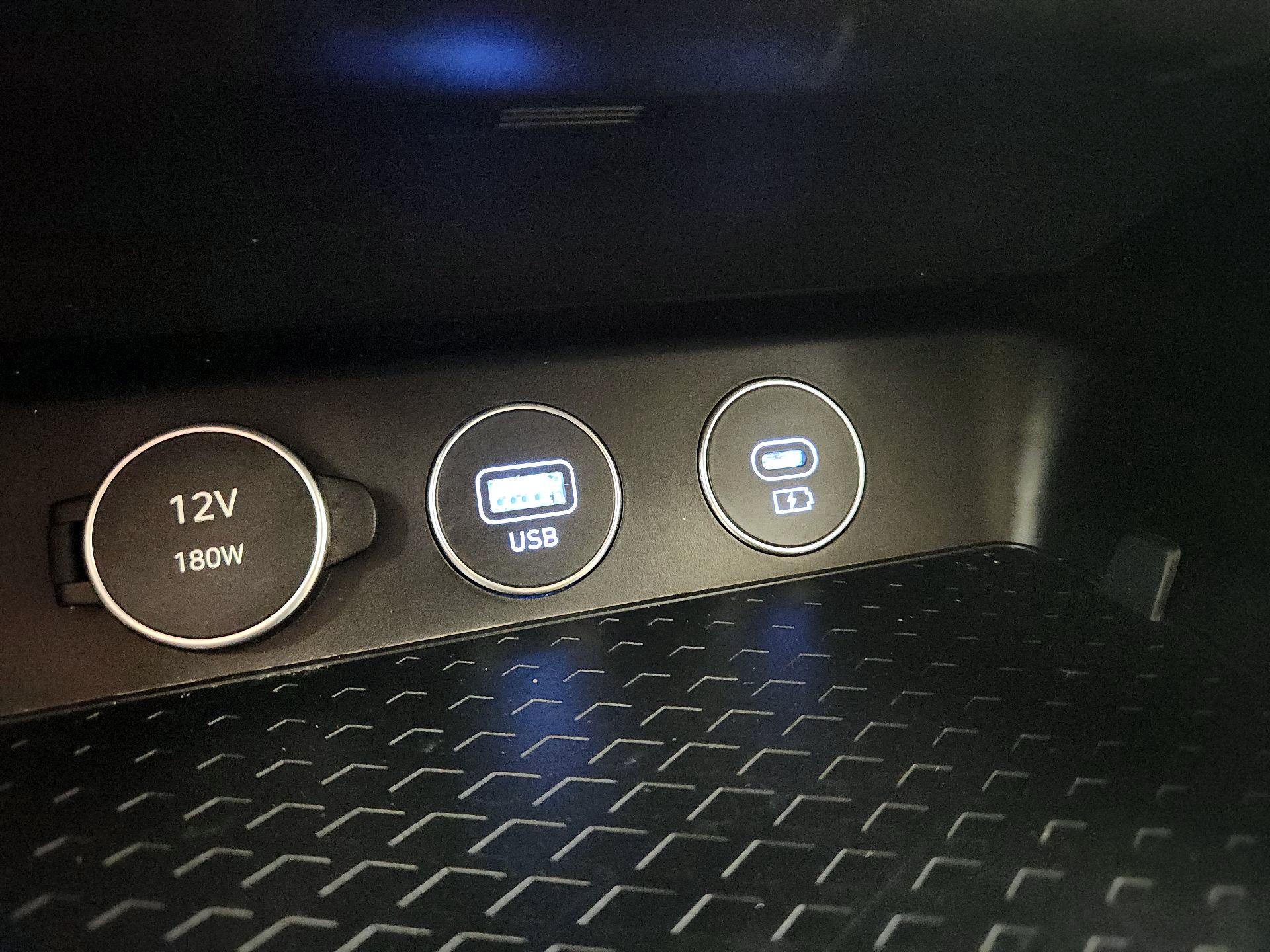 Thumbnail: 2024 Genesis G70 - 19