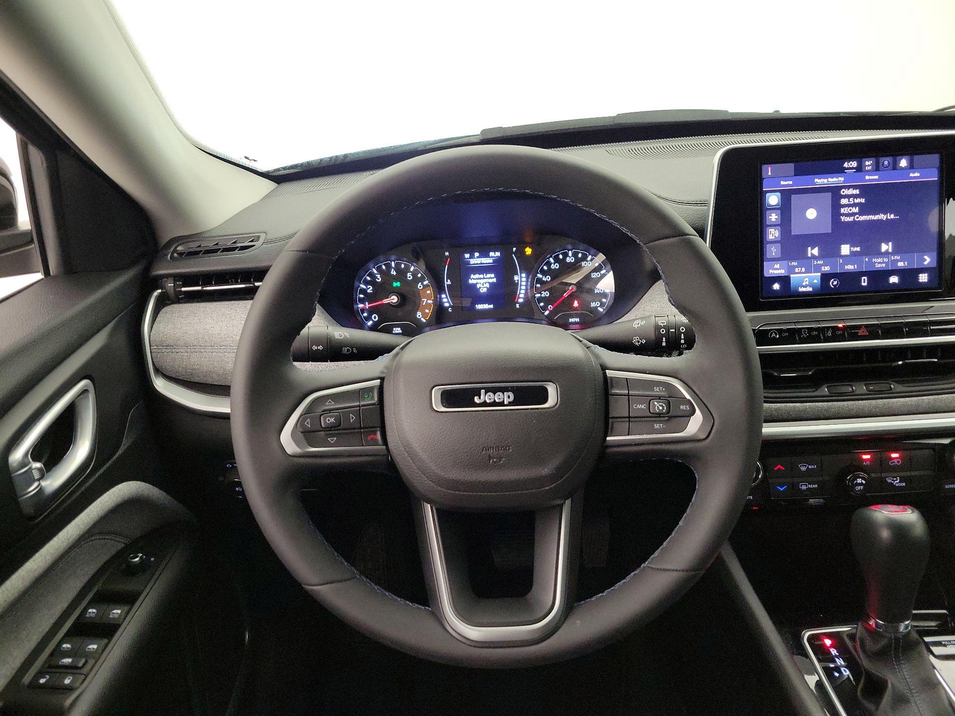 Thumbnail: 2022 Jeep Compass - 10