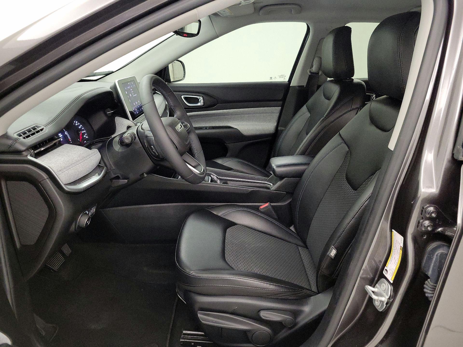 Thumbnail: 2022 Jeep Compass - 11