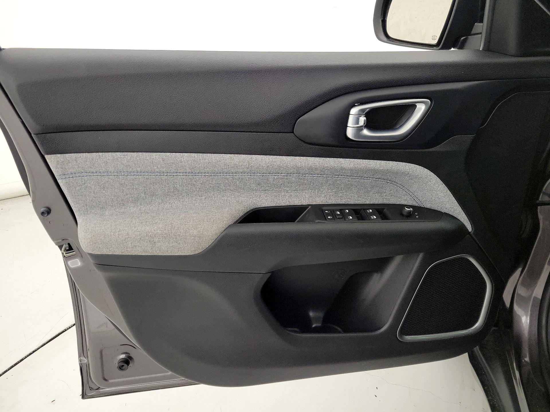 Thumbnail: 2022 Jeep Compass - 12