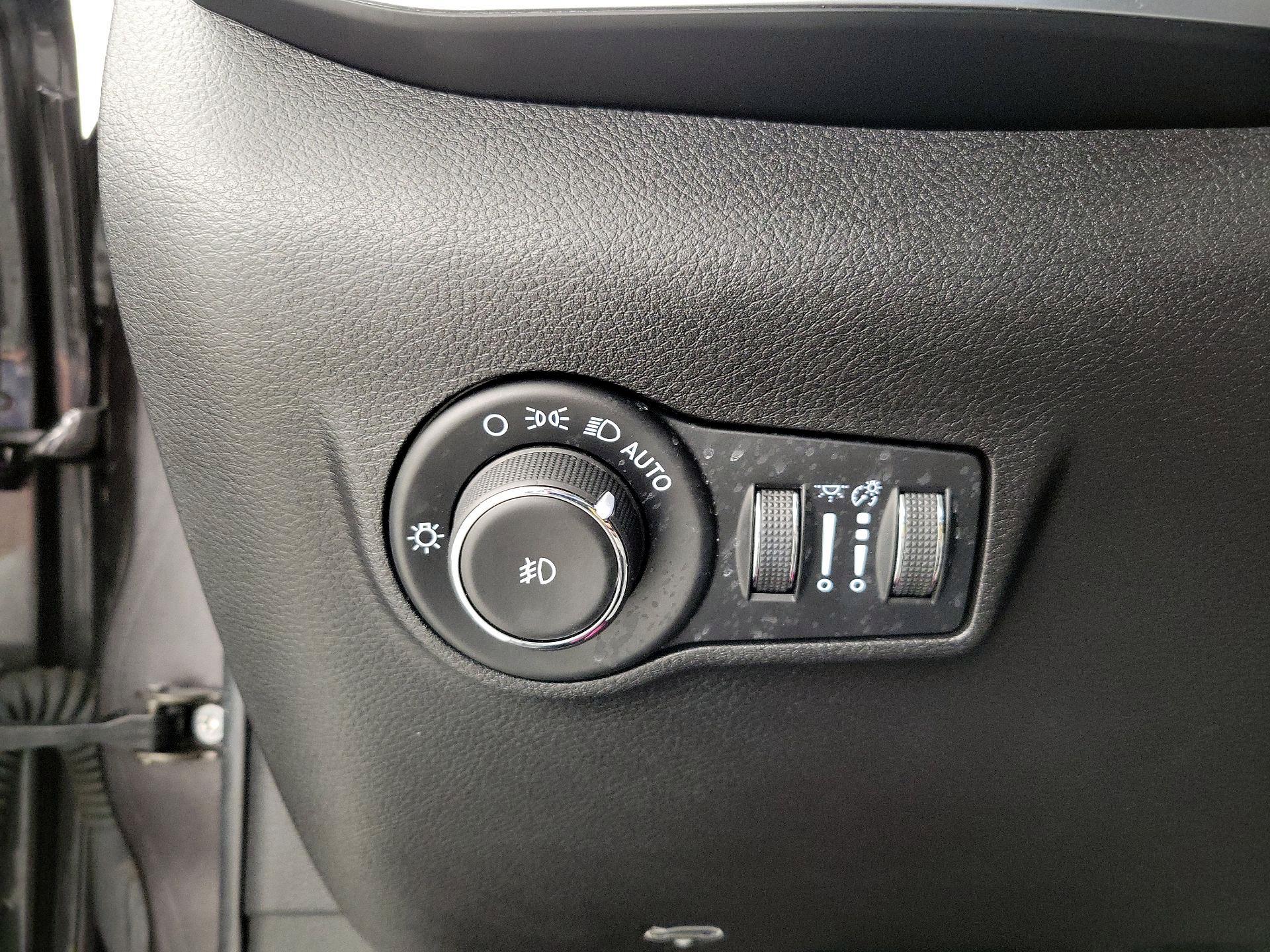 Thumbnail: 2022 Jeep Compass - 13