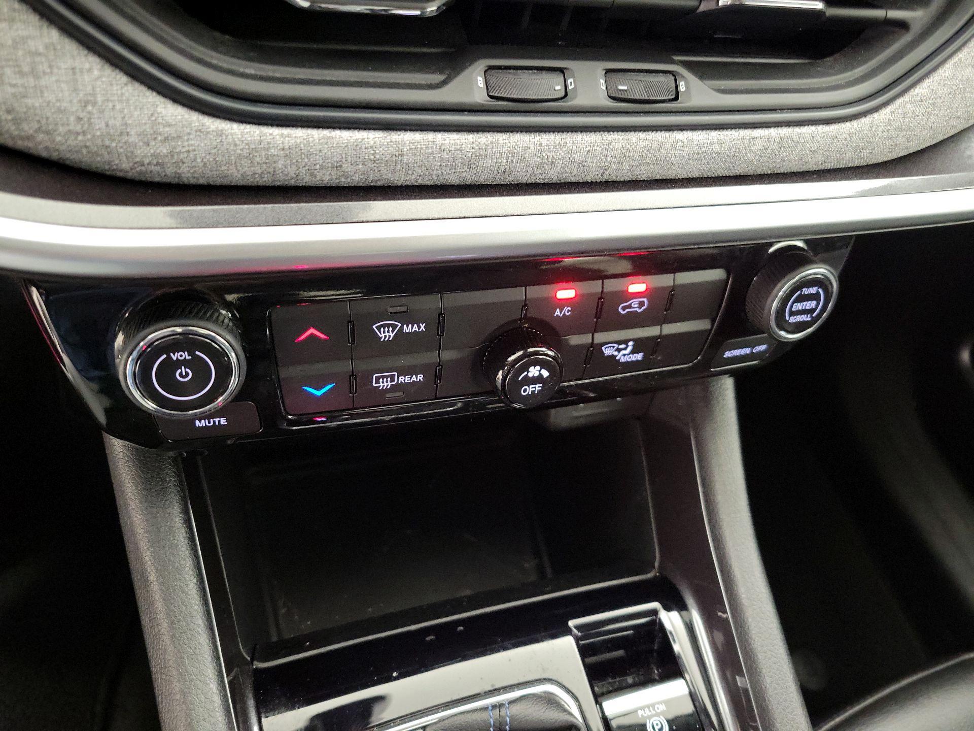 Thumbnail: 2022 Jeep Compass - 16