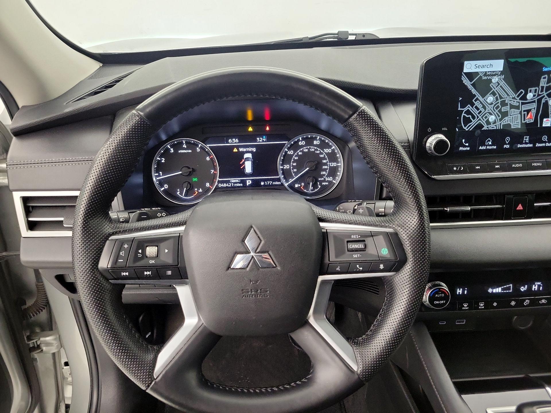 Thumbnail: 2023 Mitsubishi Outlander - 10