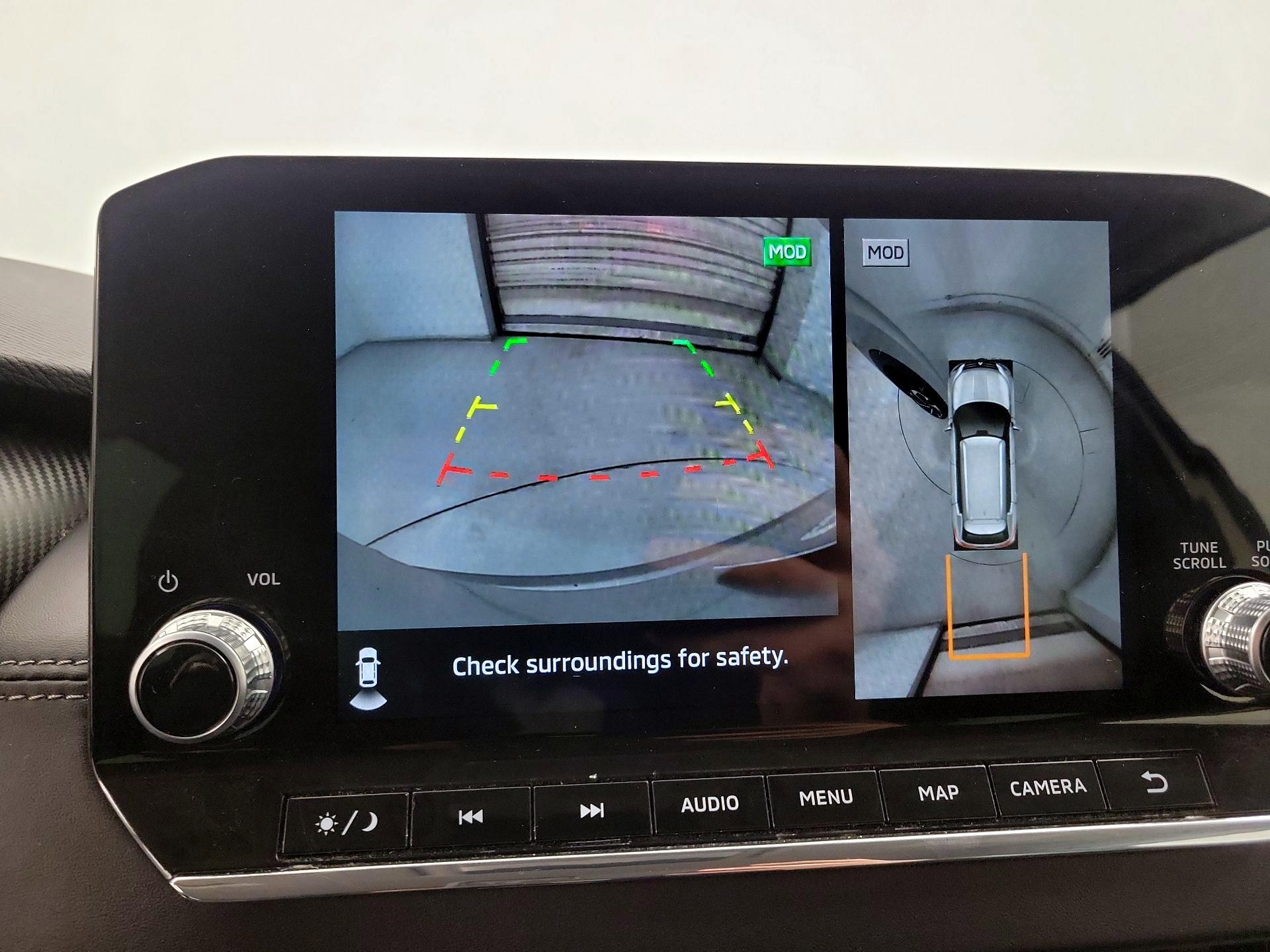 Thumbnail: 2023 Mitsubishi Outlander - 15