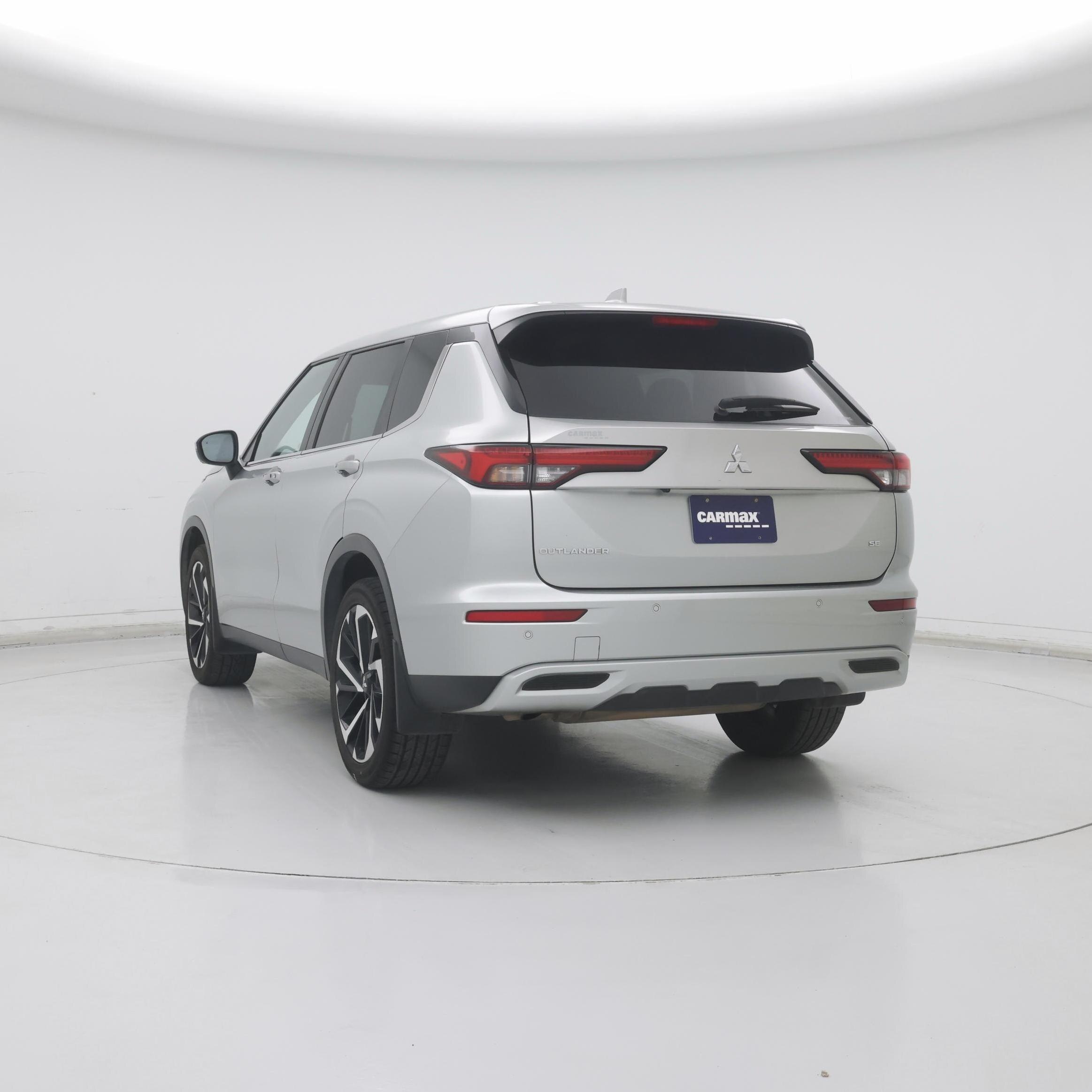 Thumbnail: 2023 Mitsubishi Outlander - 2